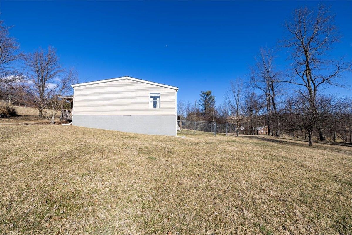 4993 Pearl Street Pulaski VA 24301