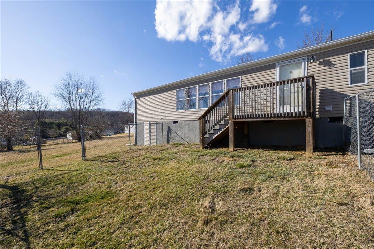 4993 Pearl Street Pulaski VA 24301