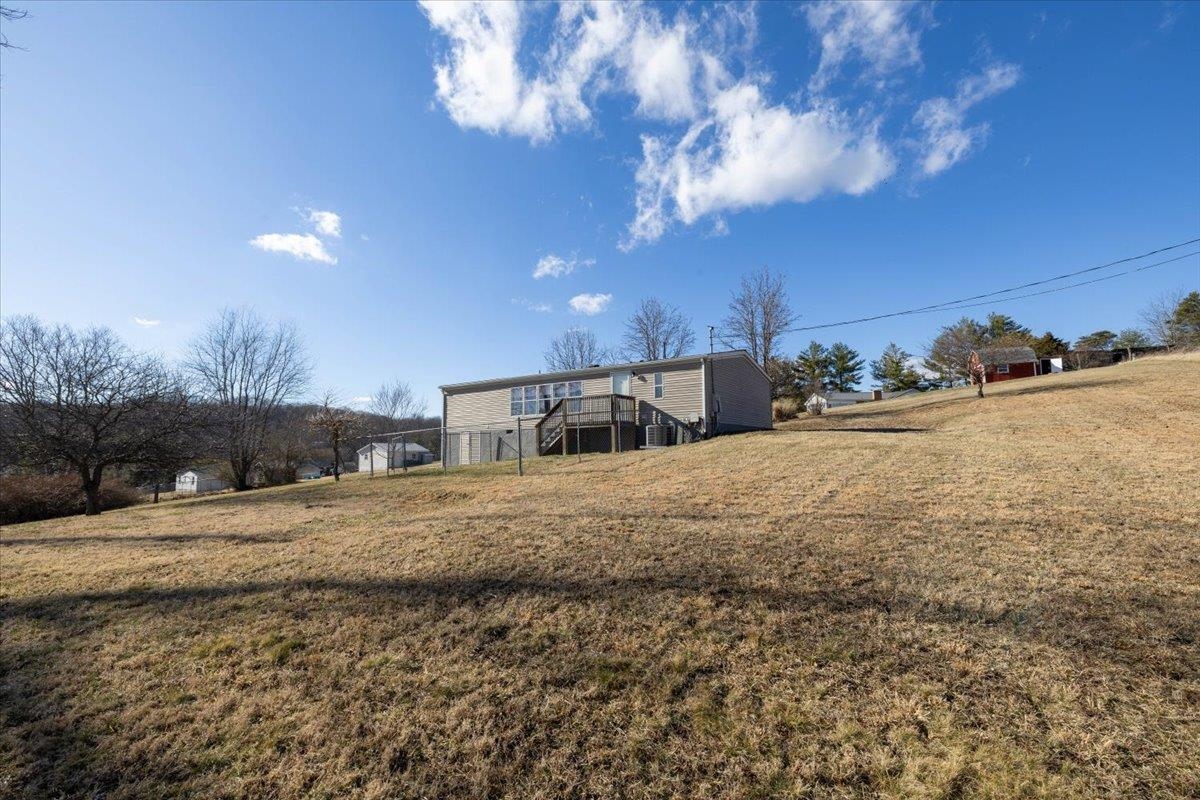 4993 Pearl Street Pulaski VA 24301