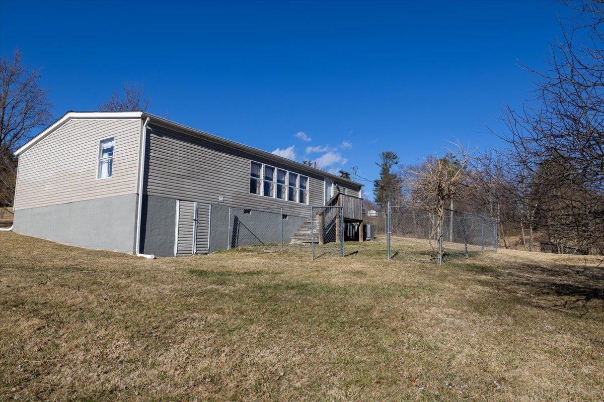 4993 Pearl Street Pulaski VA 24301