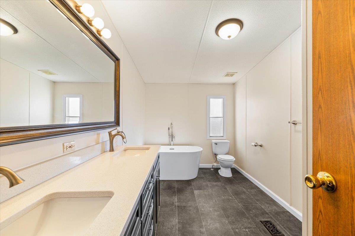 4993 Pearl Street Pulaski VA 24301