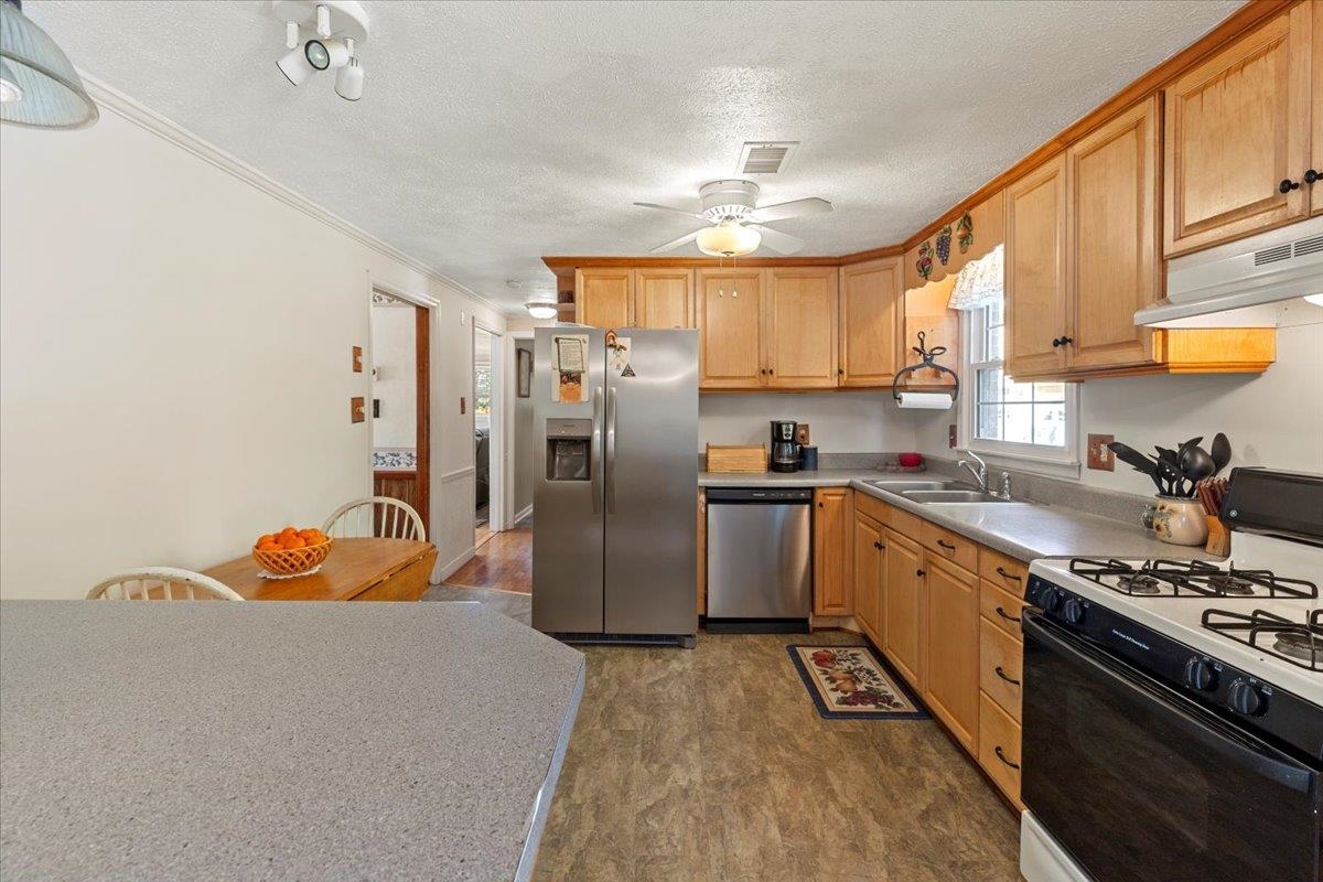 2012 Huffville Road Pilot VA 24138