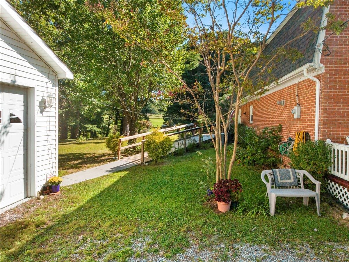 2012 Huffville Road Pilot VA 24138