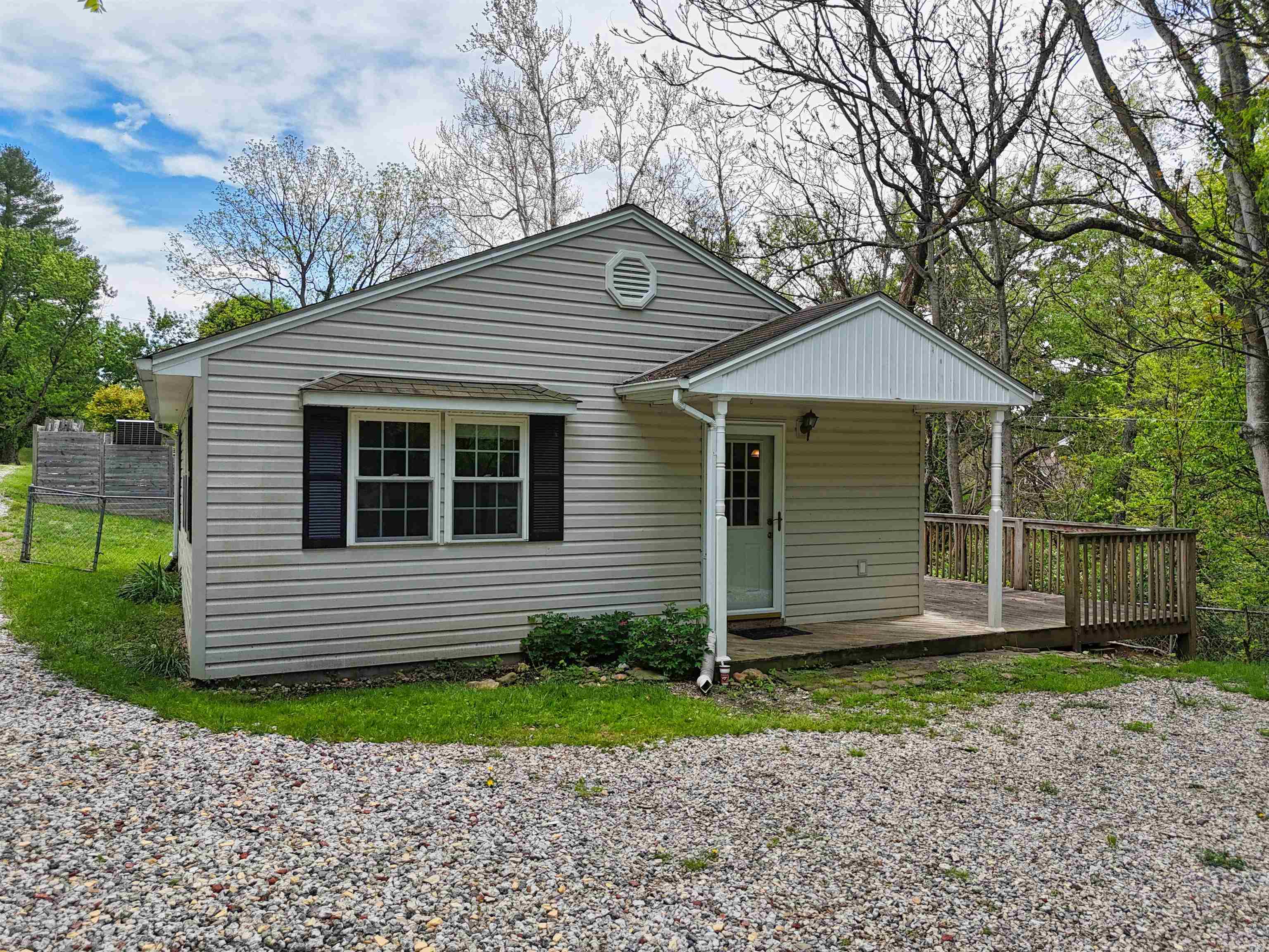 705 Seventh Street Radford VA 24141