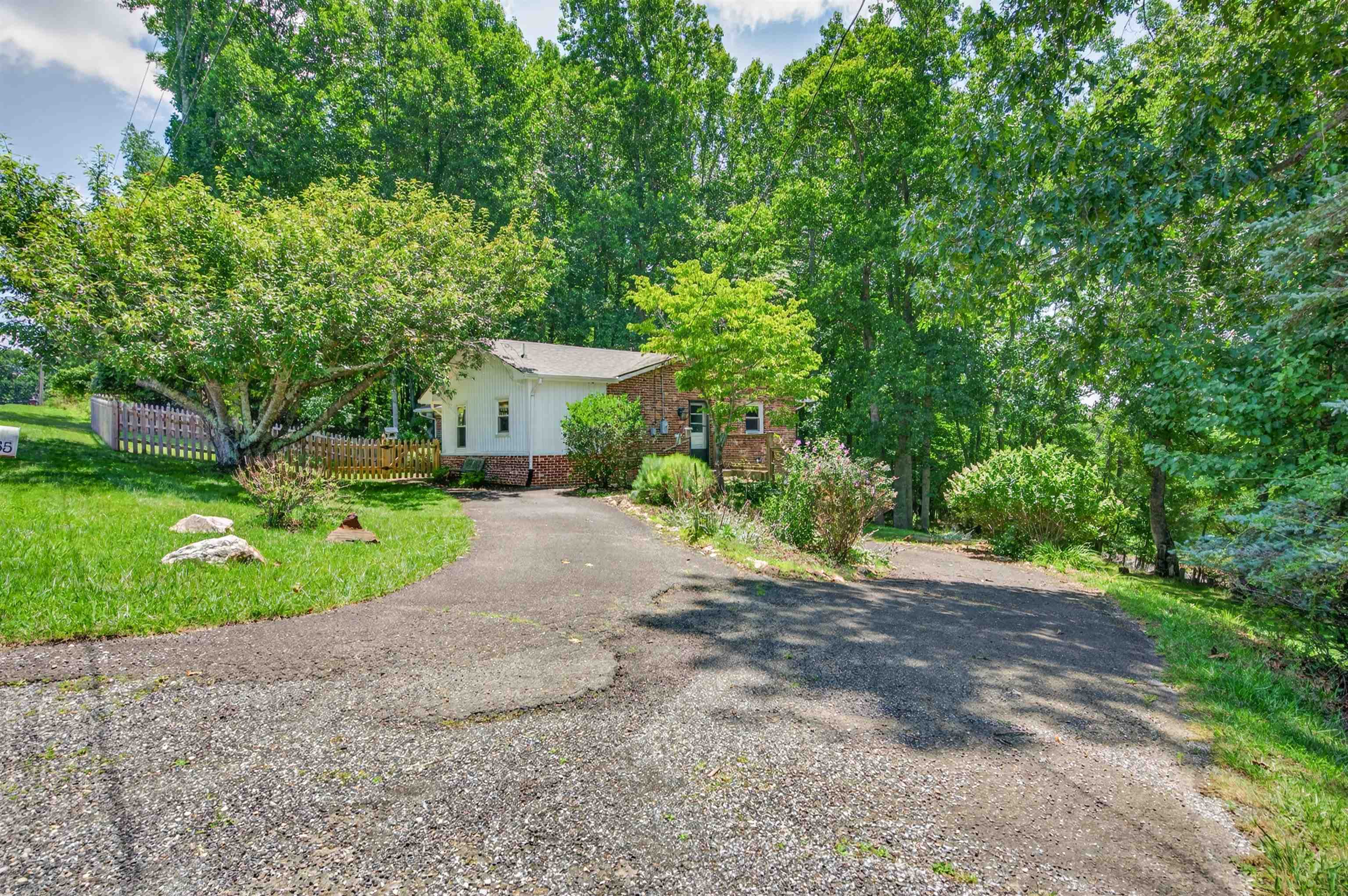 265 Penn Road NW Floyd VA 24091