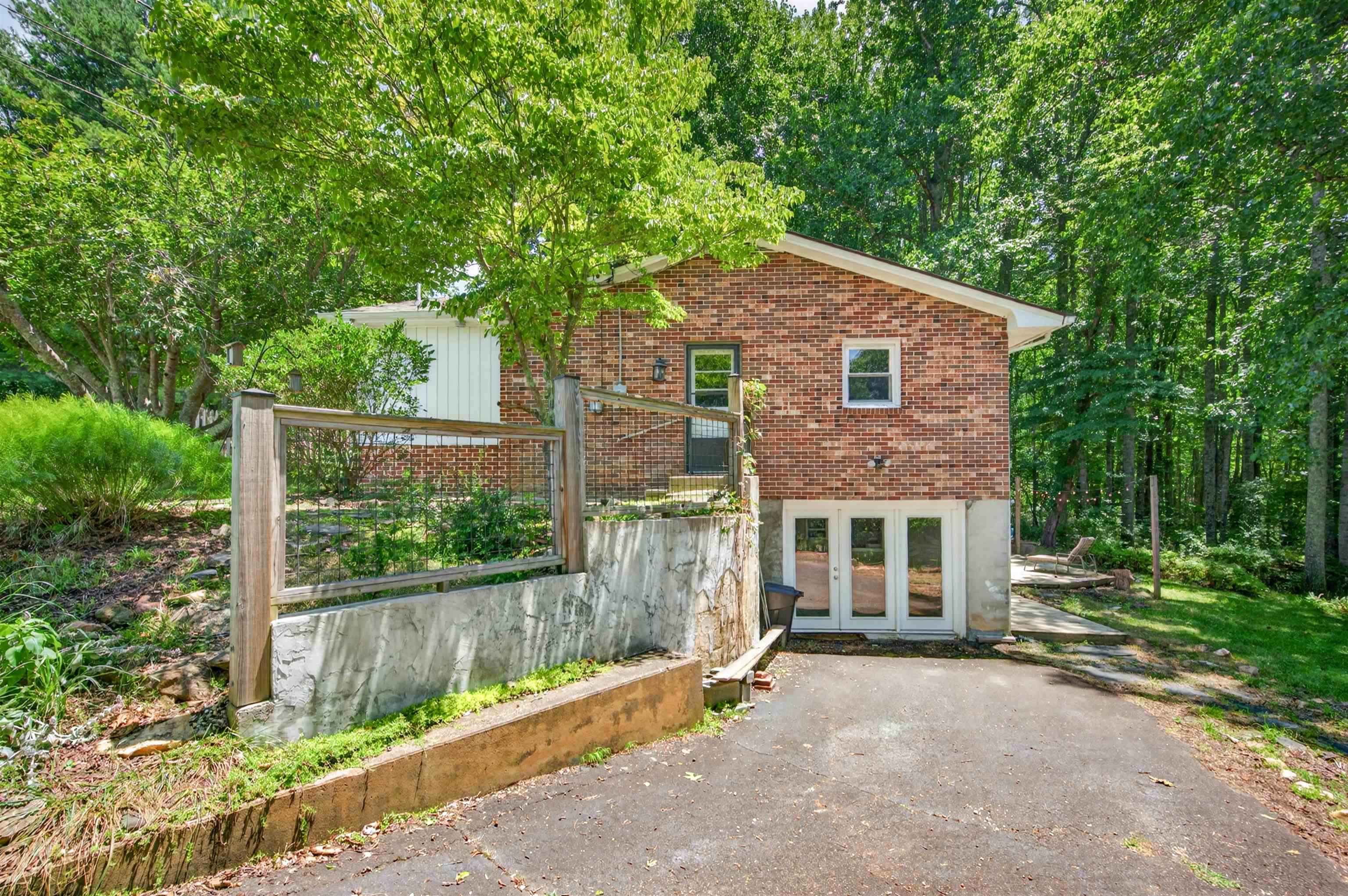265 Penn Road NW Floyd VA 24091