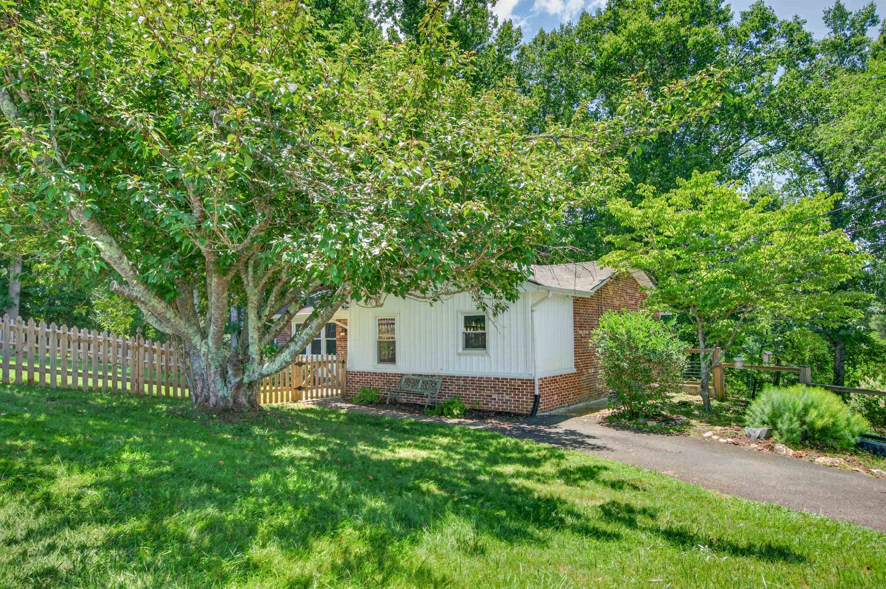 265 Penn Road NW Floyd VA 24091