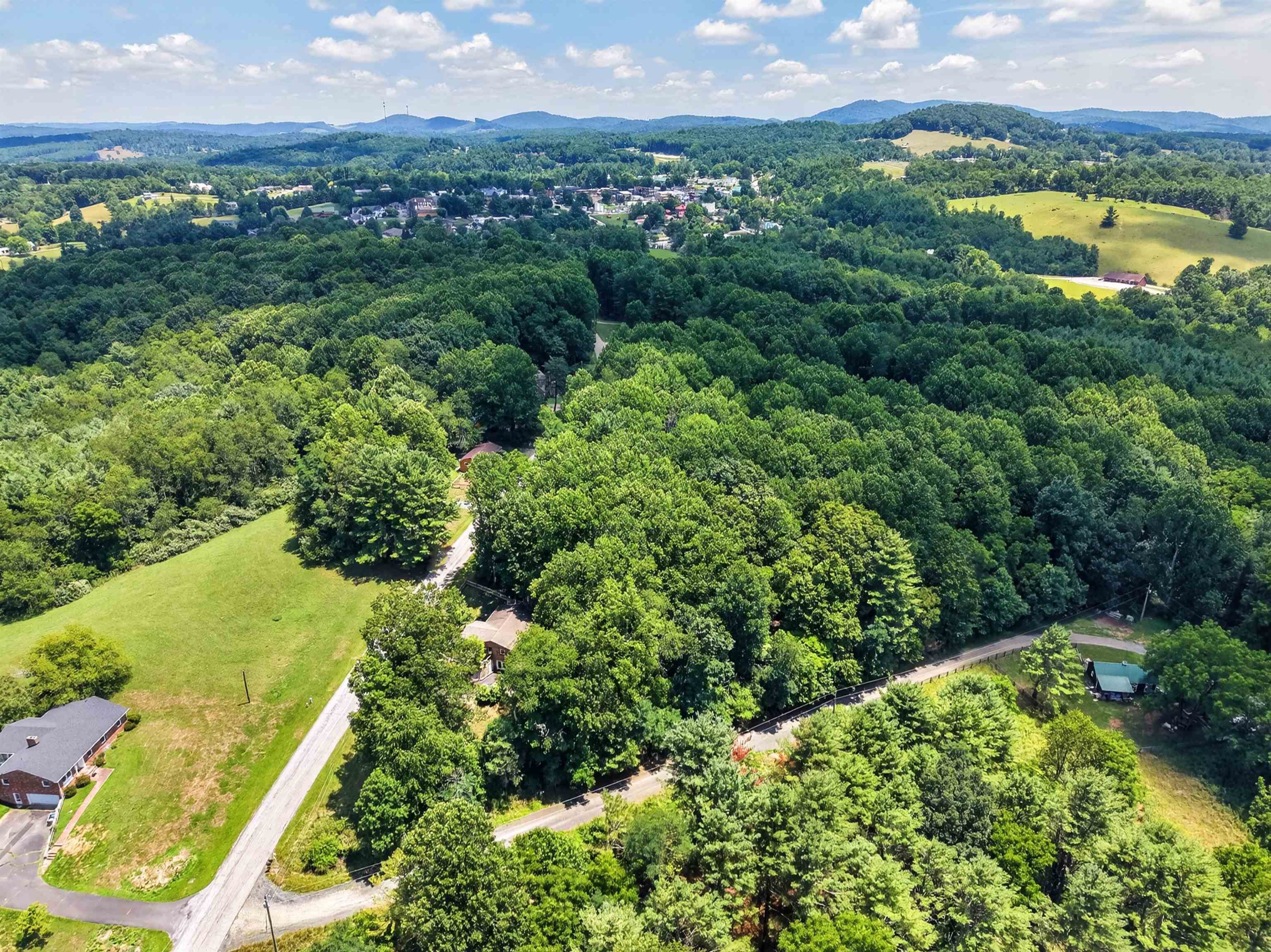 265 Penn Road NW Floyd VA 24091