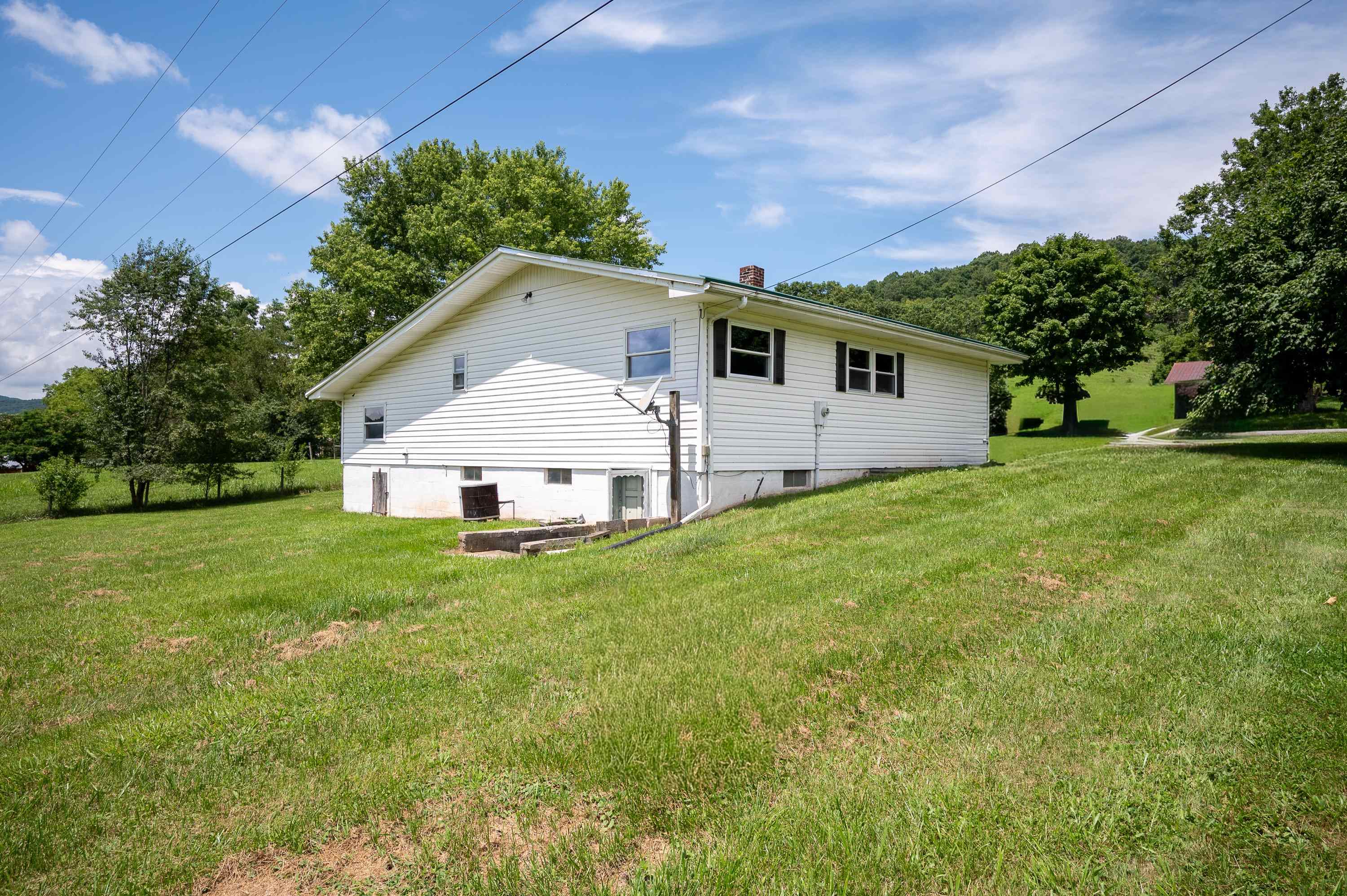 9656 E Blue Grass Trail Bland VA 24315