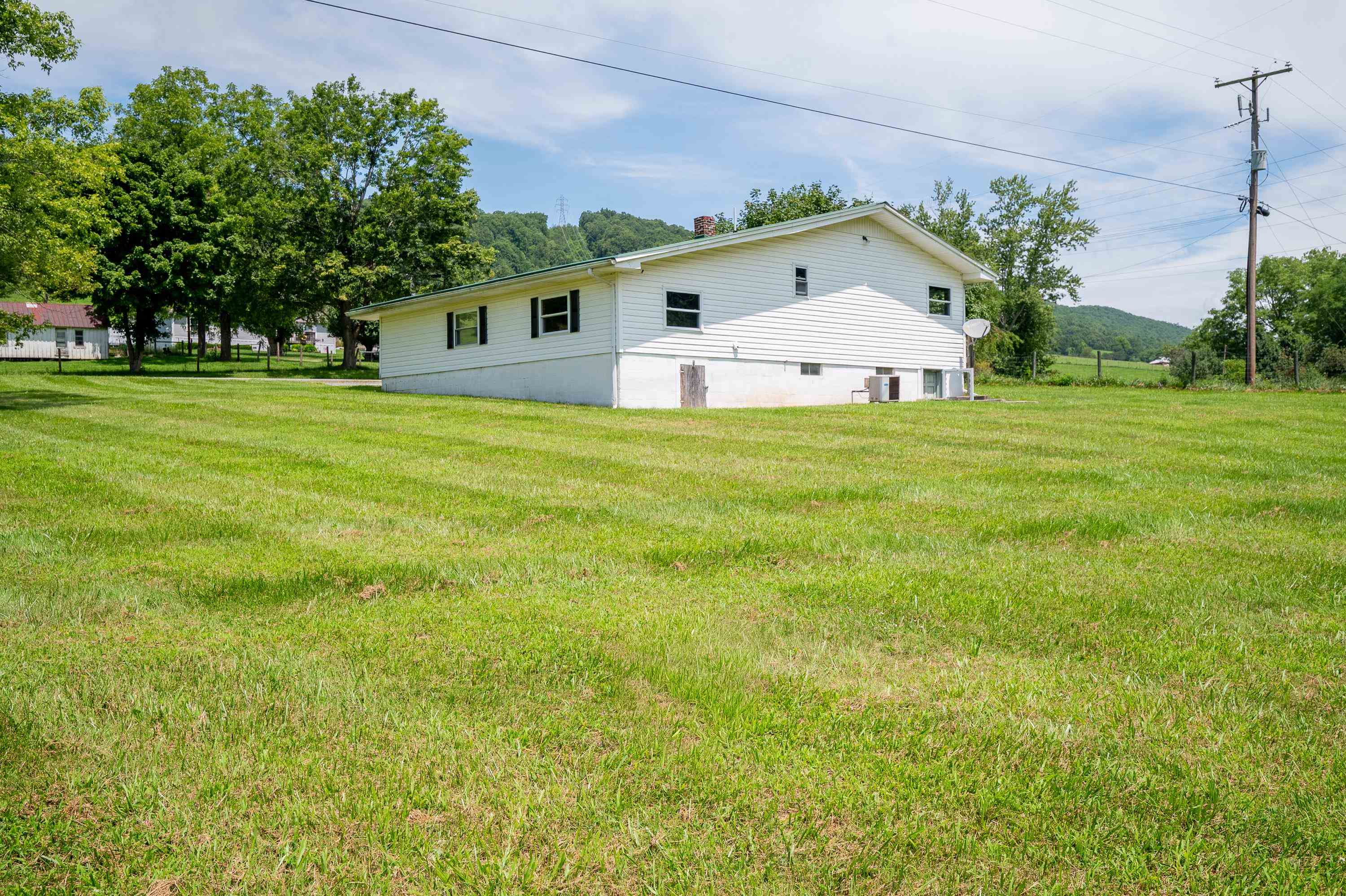 9656 E Blue Grass Trail Bland VA 24315
