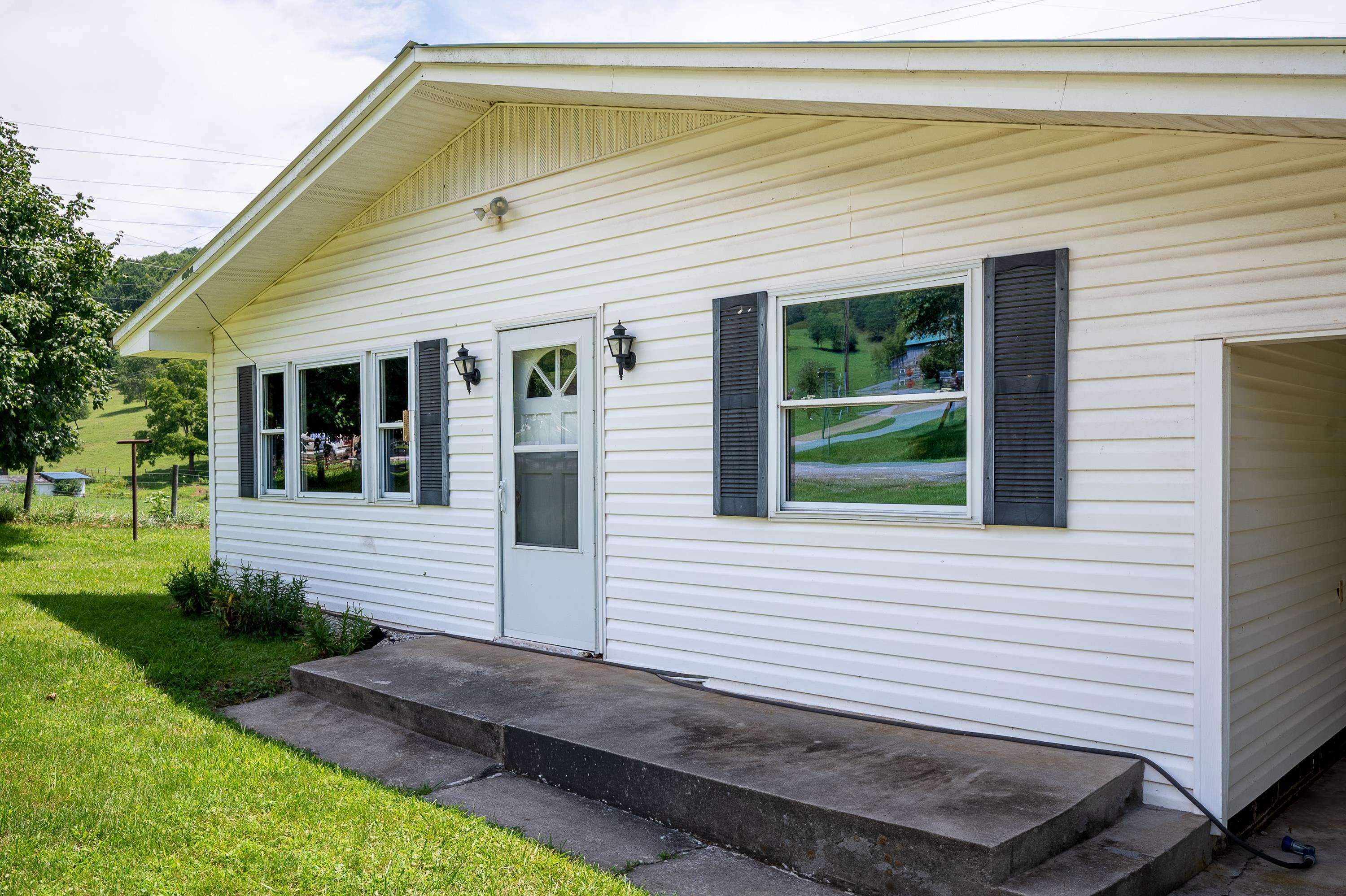 9656 E Blue Grass Trail Bland VA 24315