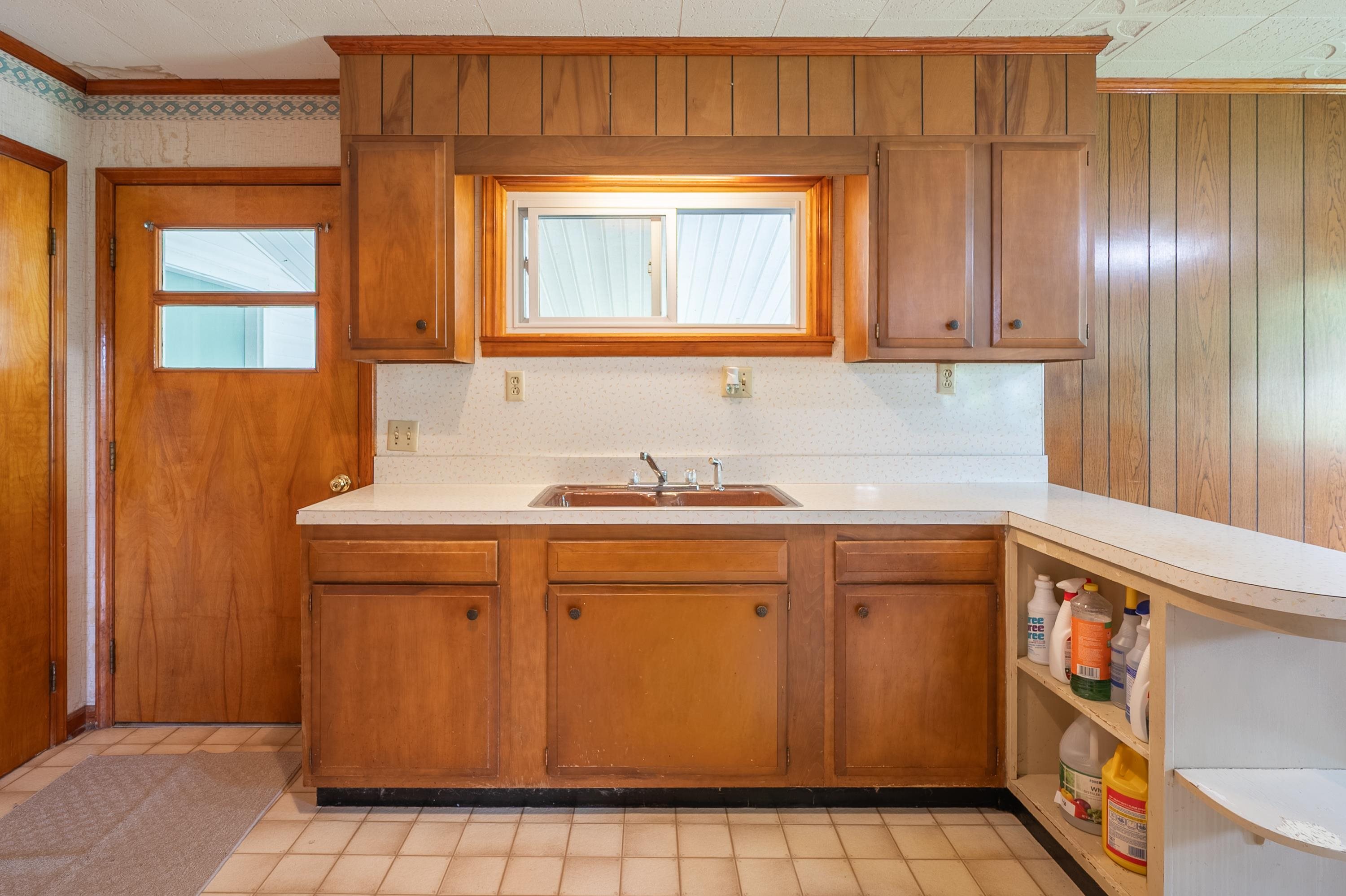 9656 E Blue Grass Trail Bland VA 24315