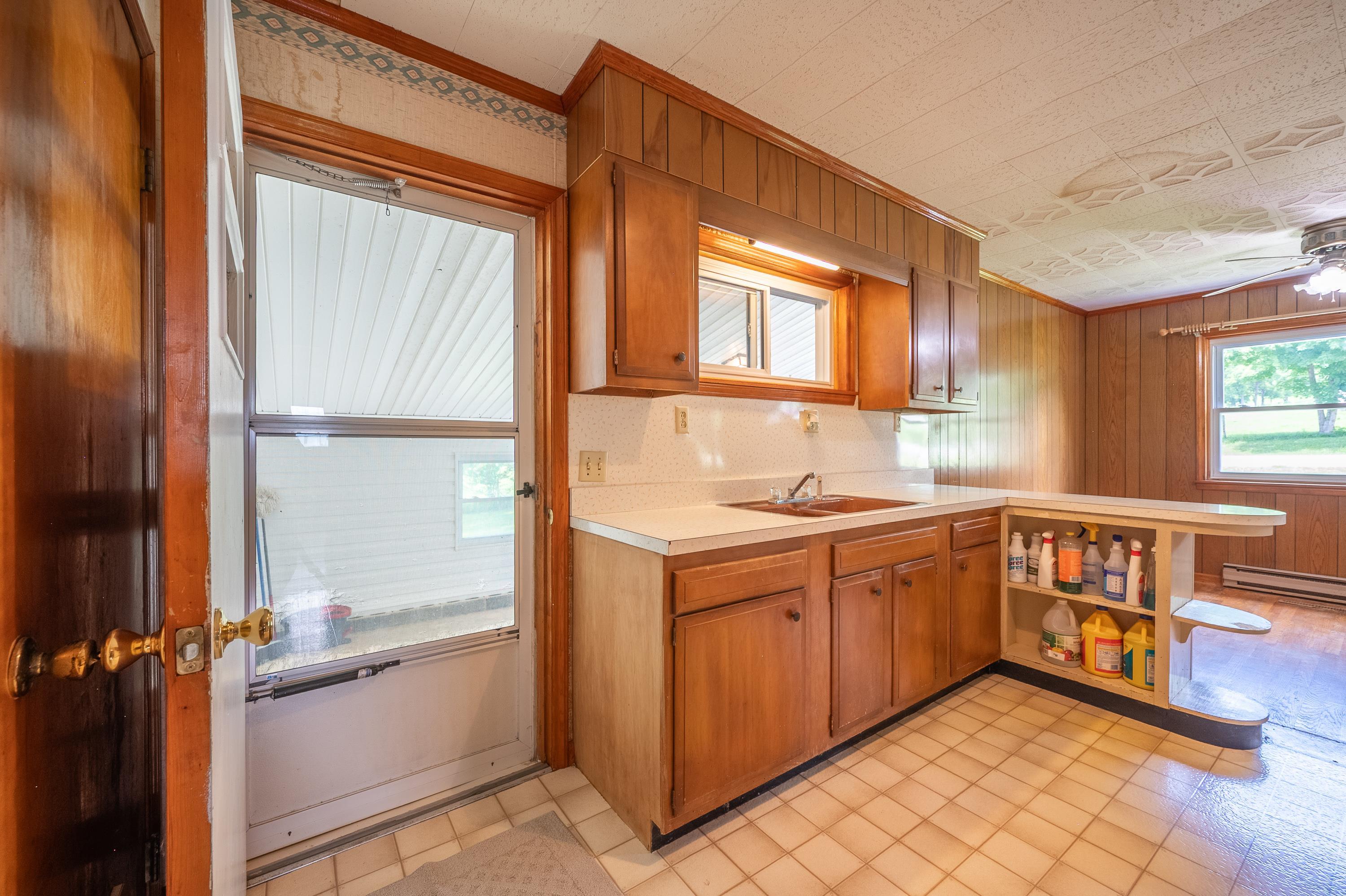 9656 E Blue Grass Trail Bland VA 24315