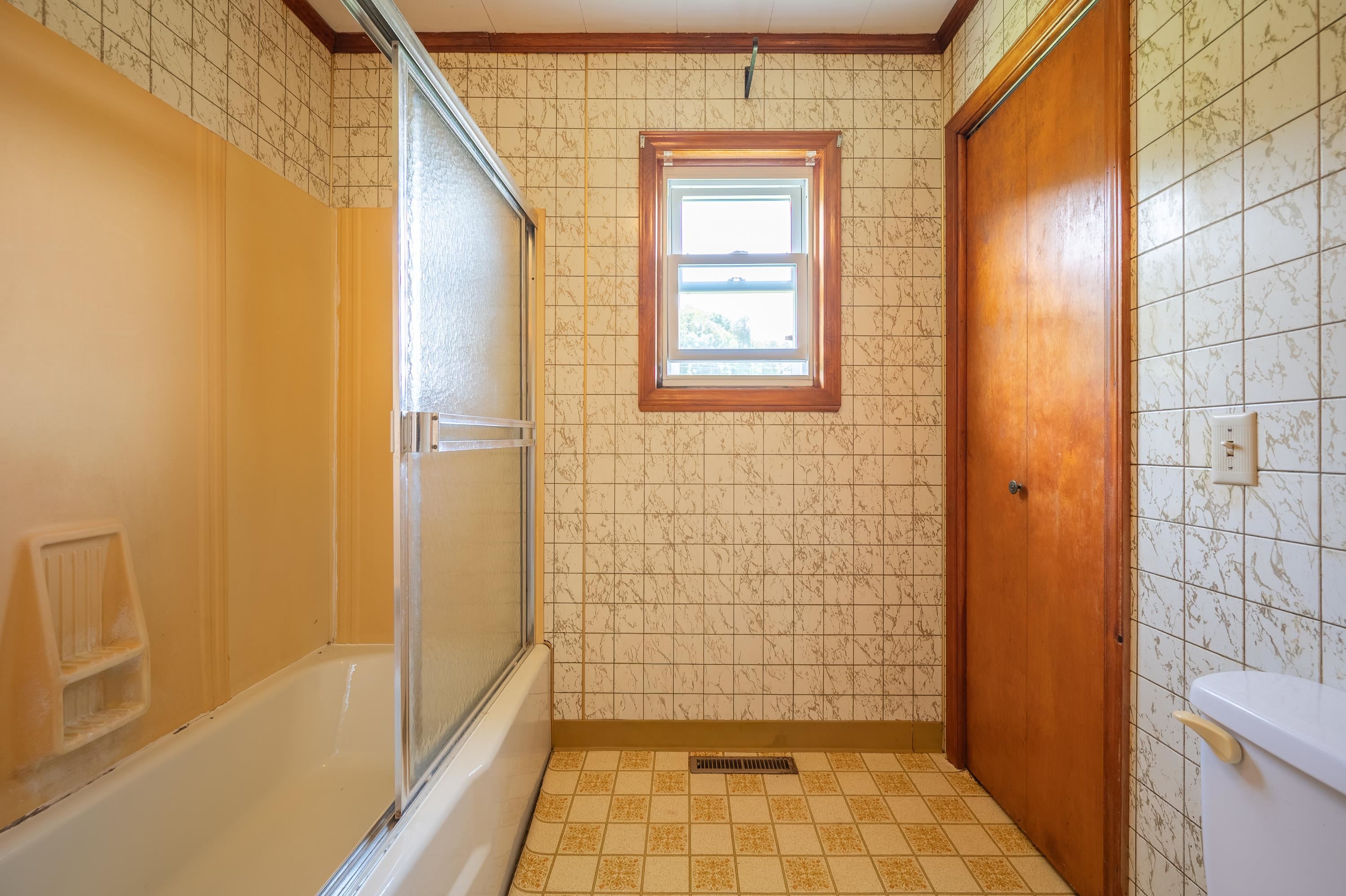 9656 E Blue Grass Trail Bland VA 24315