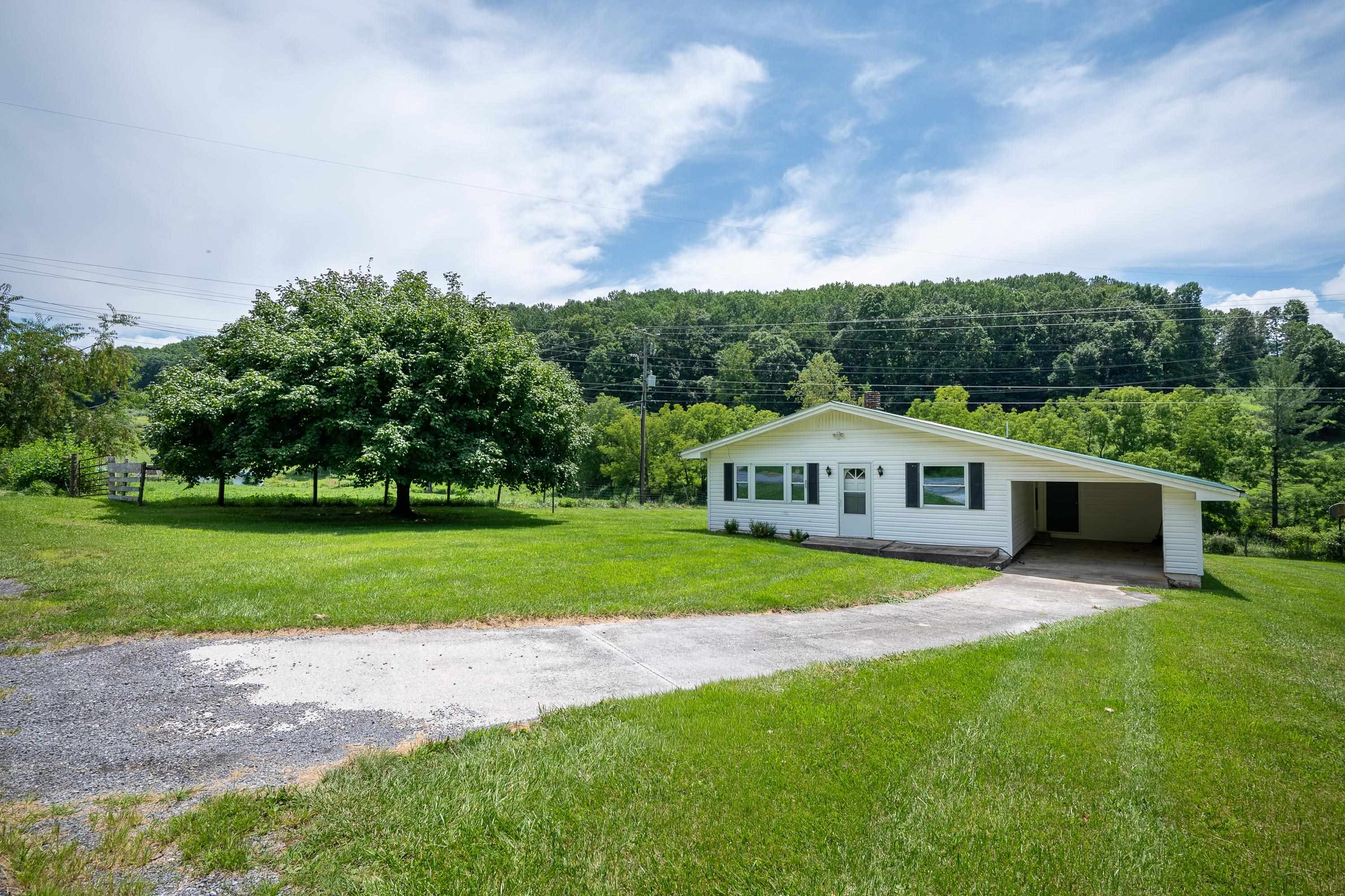 9656 E Blue Grass Trail Bland VA 24315