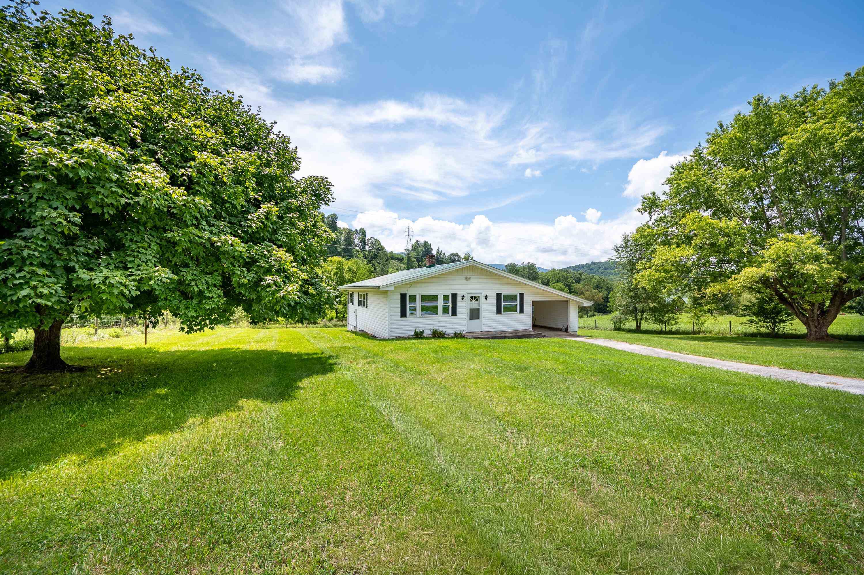9656 E Blue Grass Trail Bland VA 24315