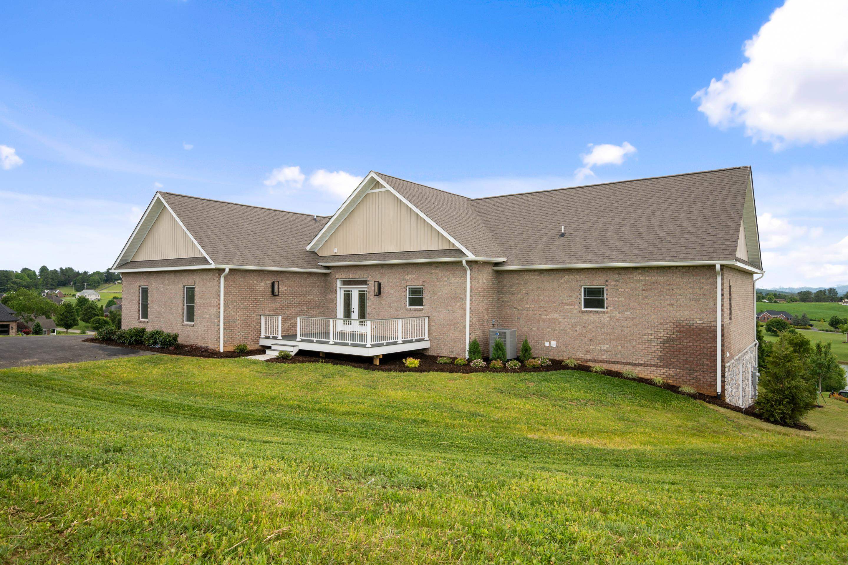 2130 Peakland Way Christiansburg VA 24073