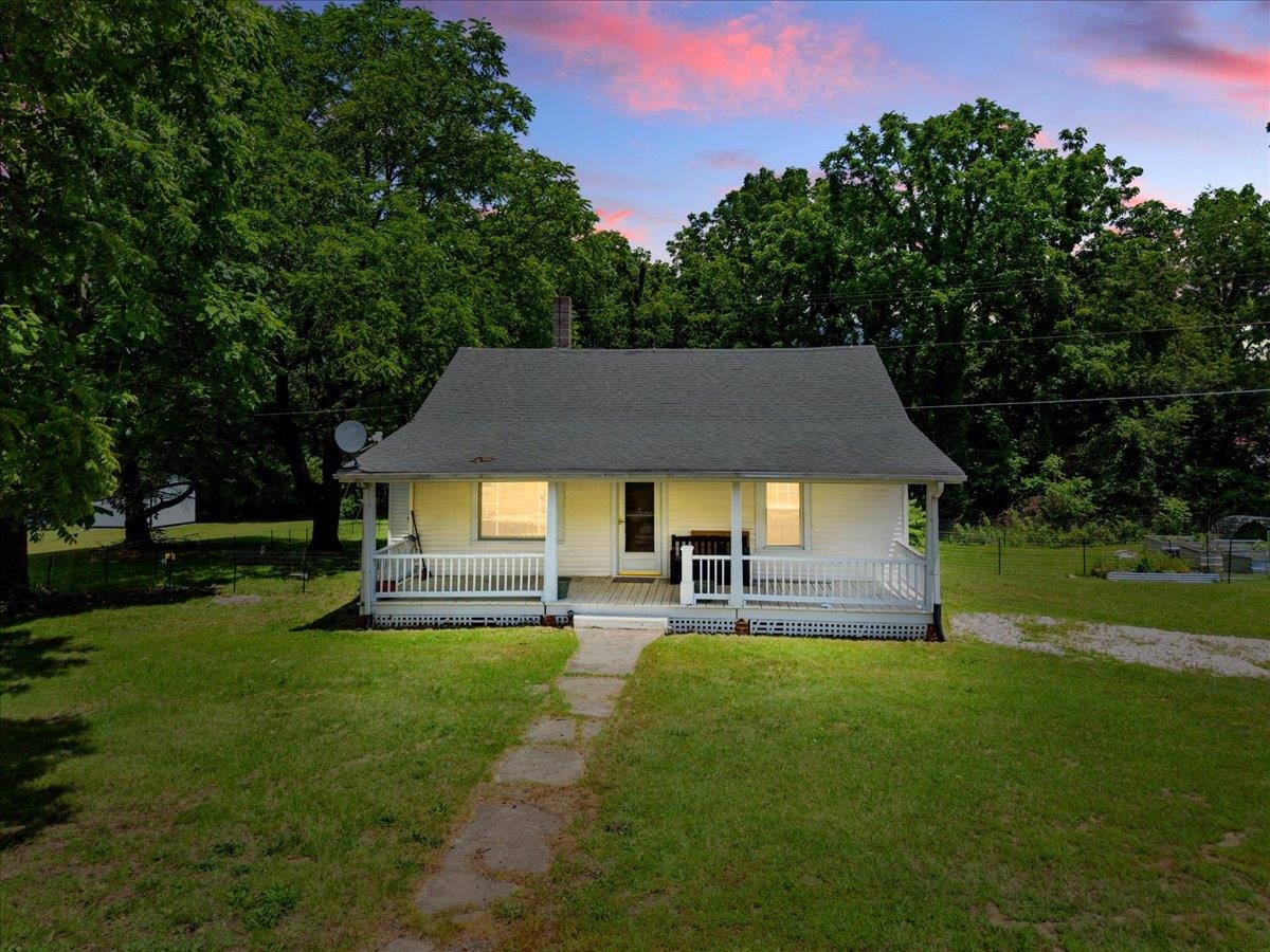 310 Ivanhoe Road Max Meadows VA 24360