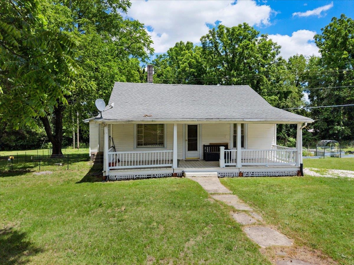 310 Ivanhoe Road Max Meadows VA 24360