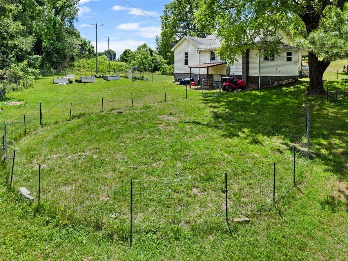 310 Ivanhoe Road Max Meadows VA 24360