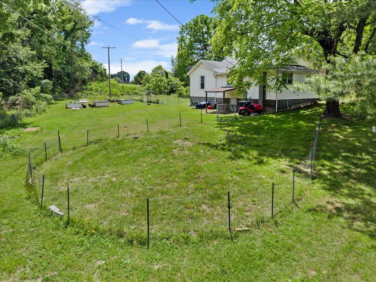 310 Ivanhoe Road Max Meadows VA 24360