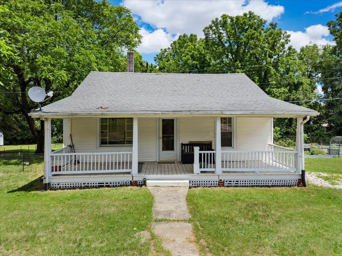 310 Ivanhoe Road Max Meadows VA 24360