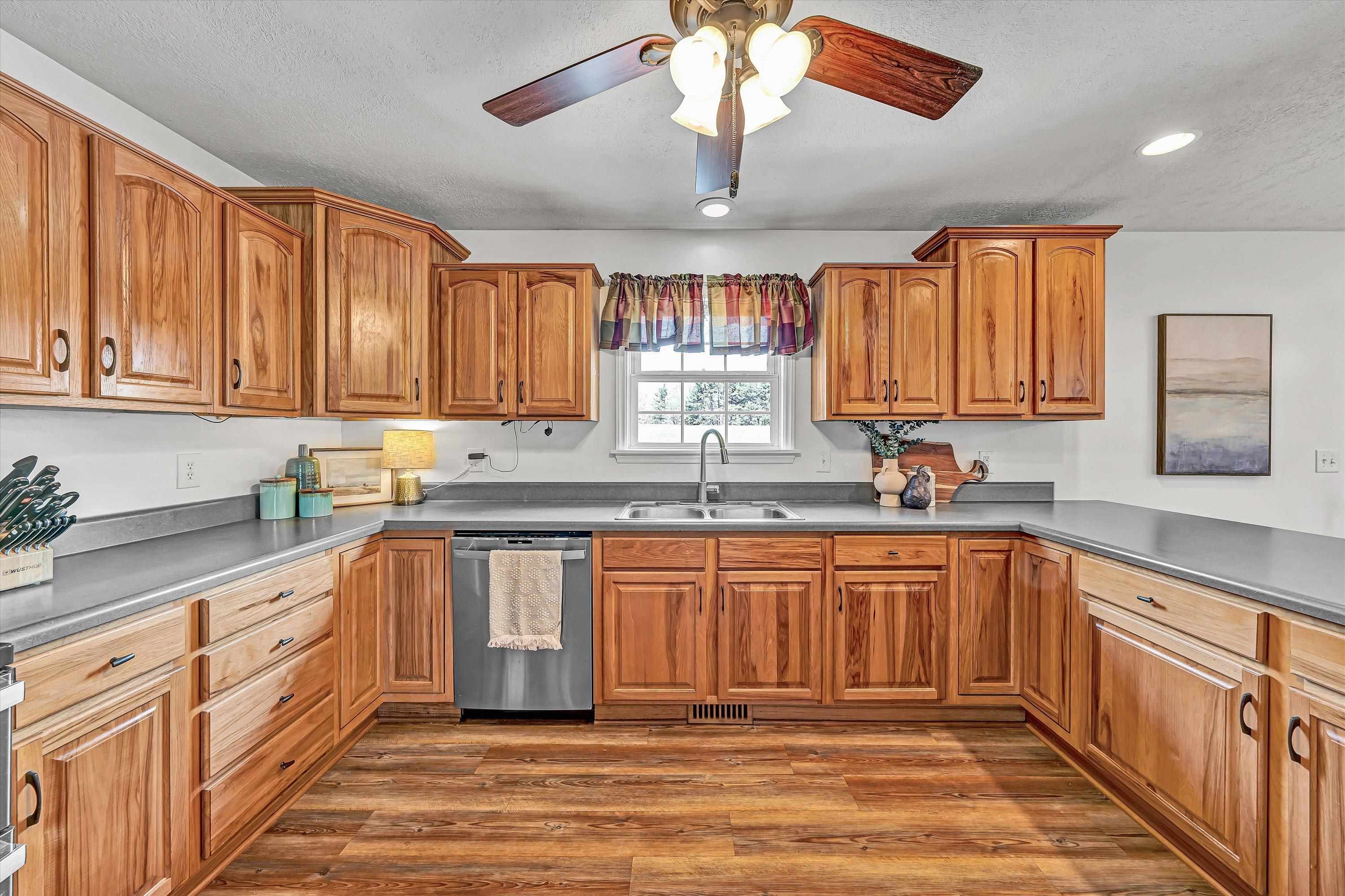 1757 Daniels Run Road NE Check VA 24072
