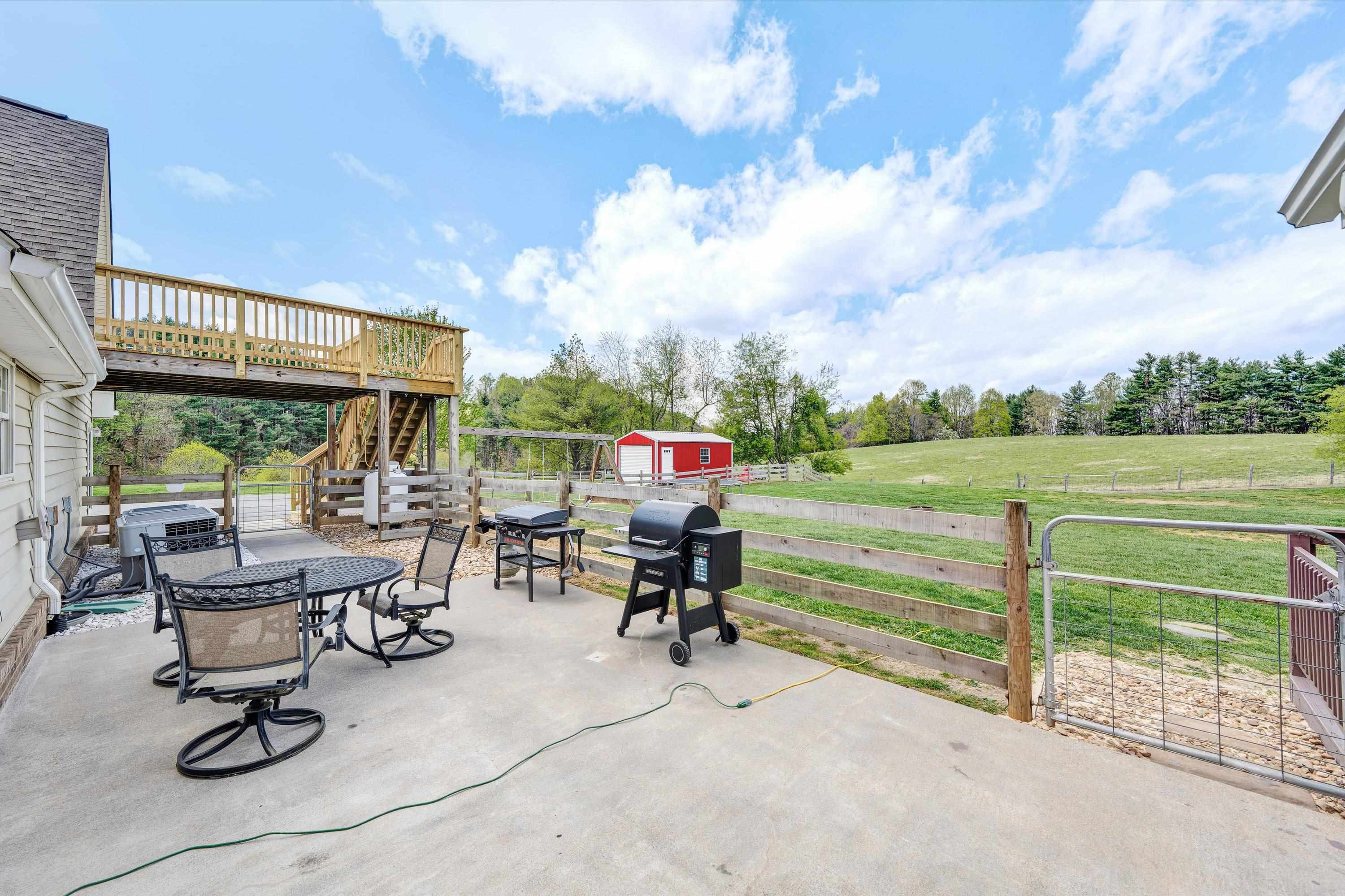 1757 Daniels Run Road NE Check VA 24072
