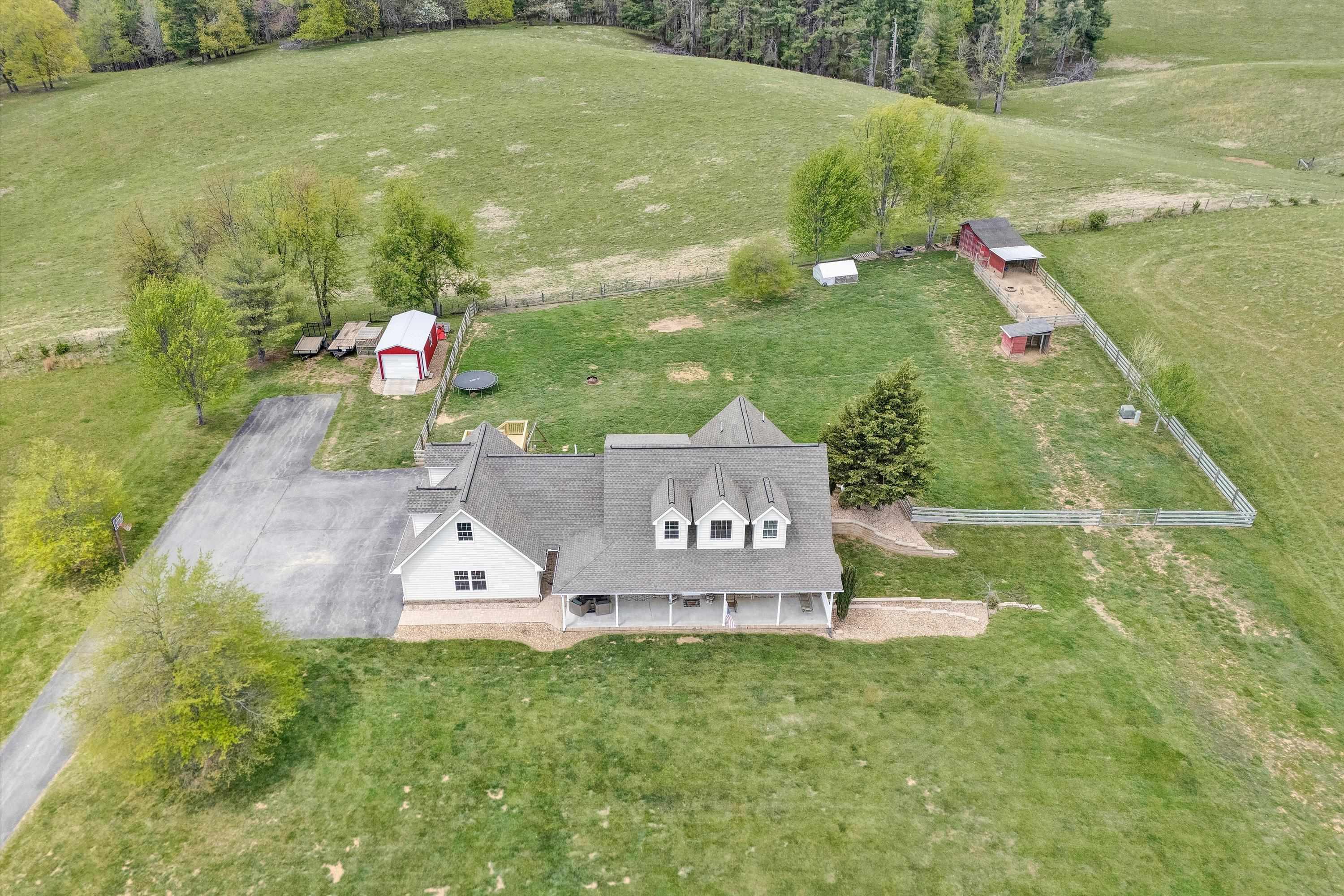 1757 Daniels Run Road NE Check VA 24072