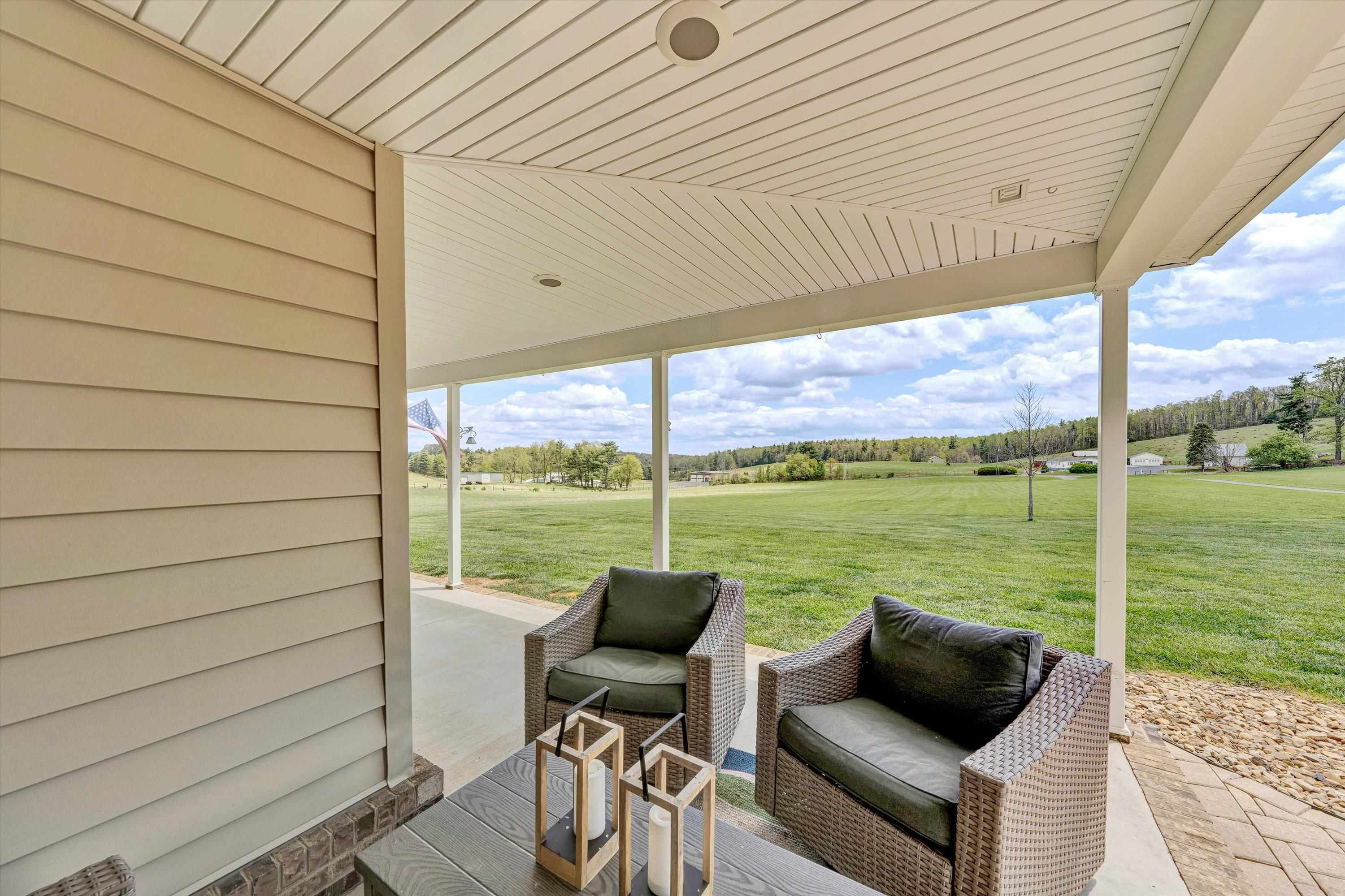 1757 Daniels Run Road NE Check VA 24072