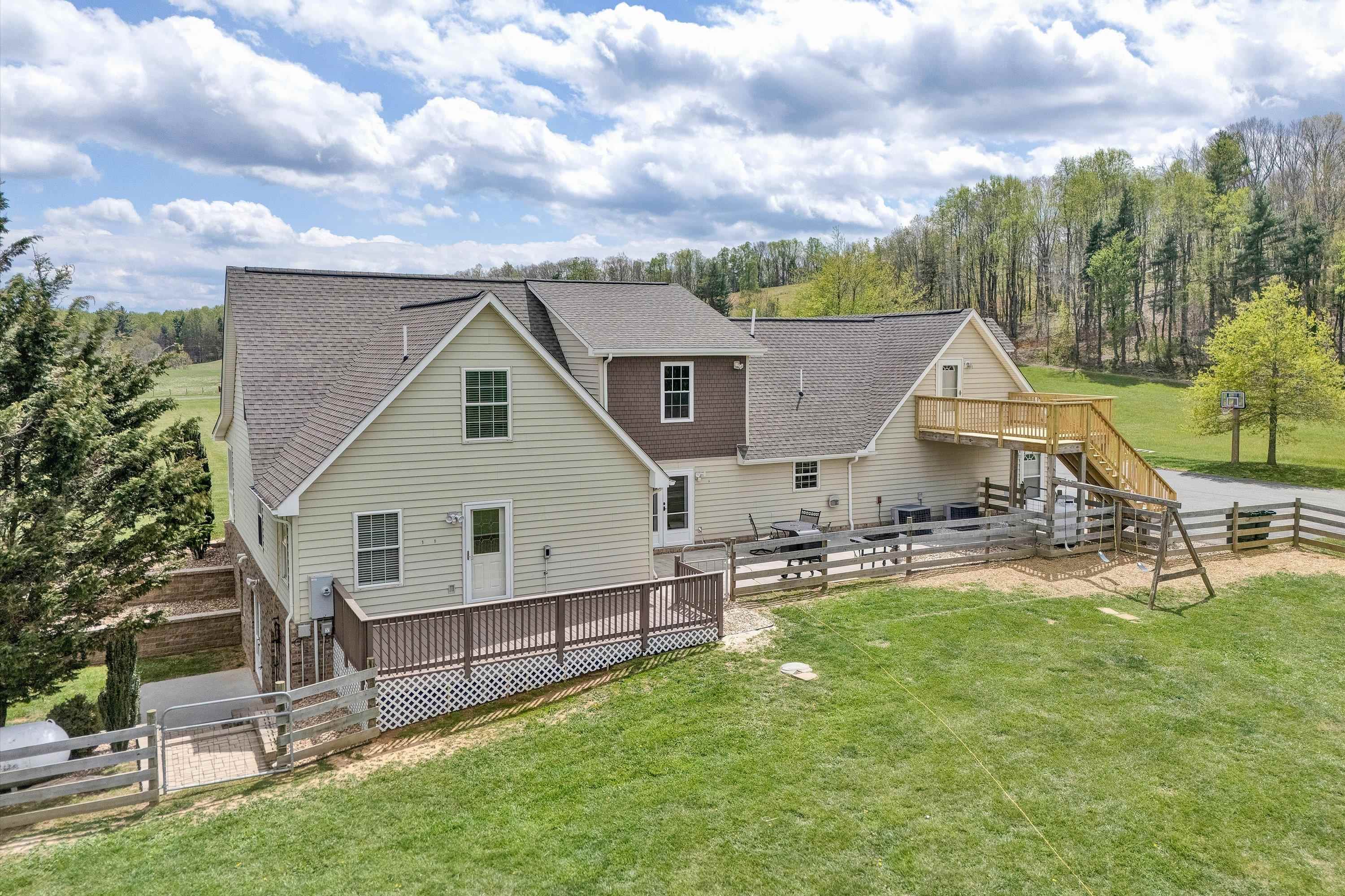 1757 Daniels Run Road NE Check VA 24072