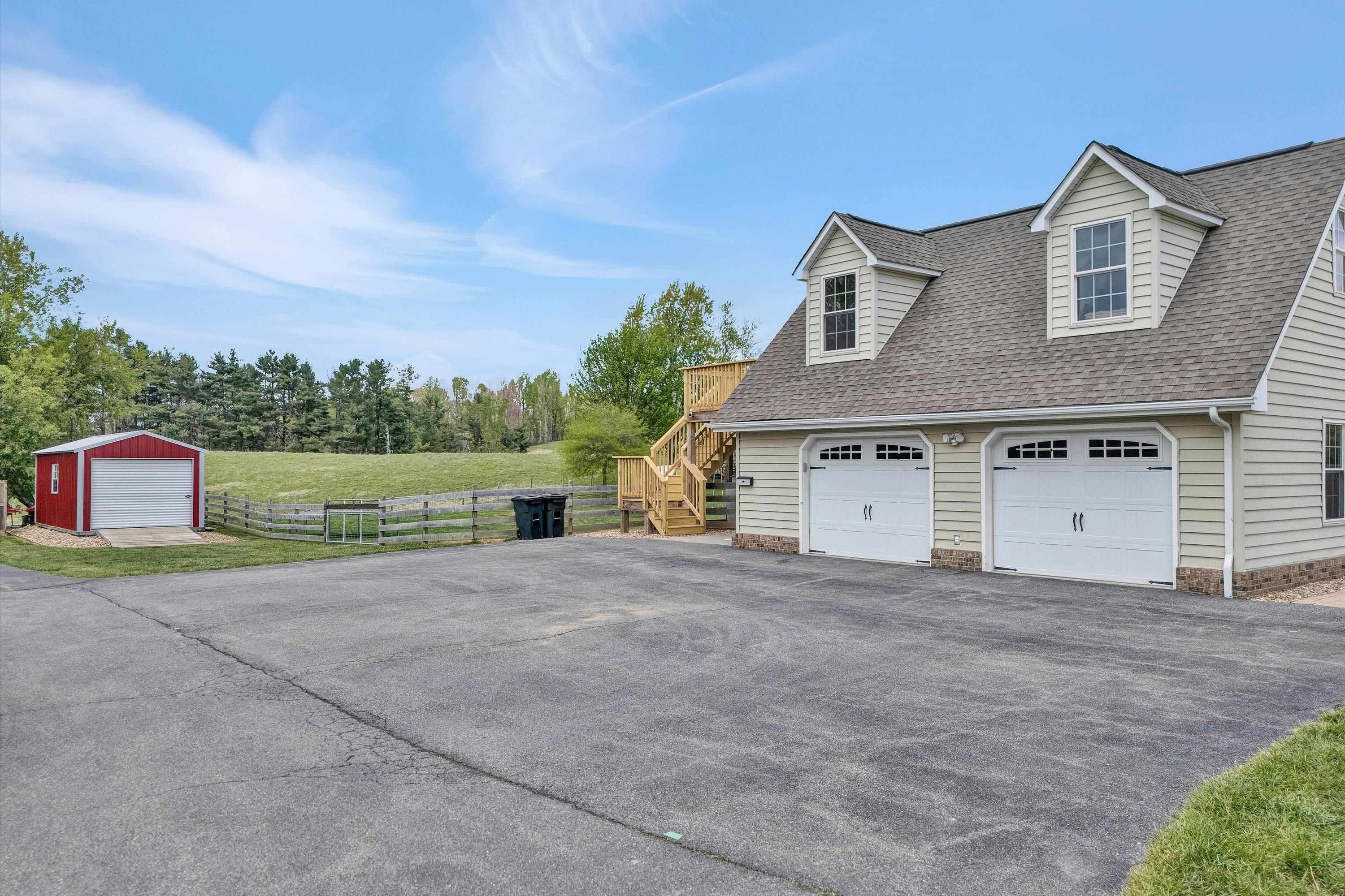 1757 Daniels Run Road NE Check VA 24072