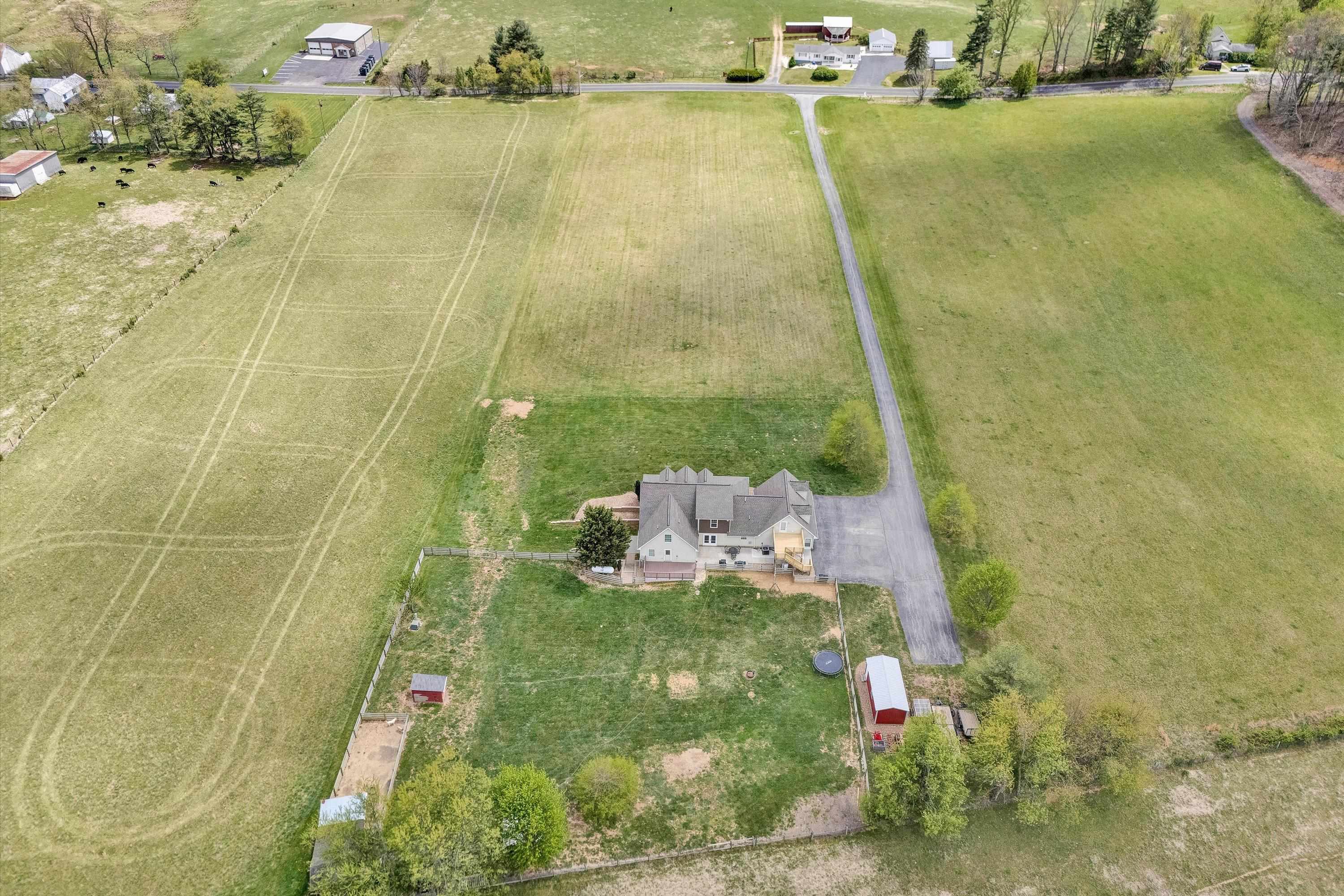 1757 Daniels Run Road NE Check VA 24072