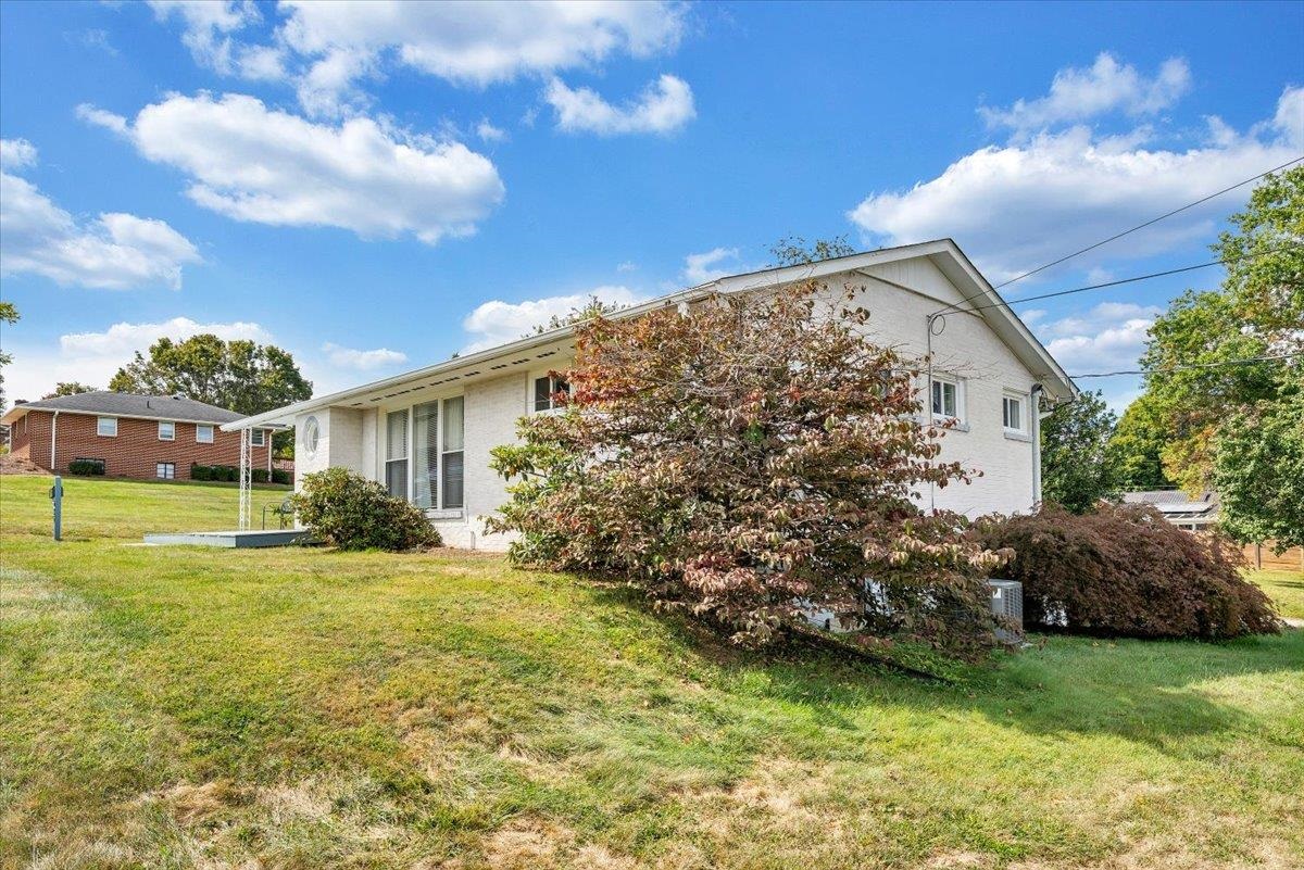 625 Mountainview Drive SW Christiansburg VA 24073