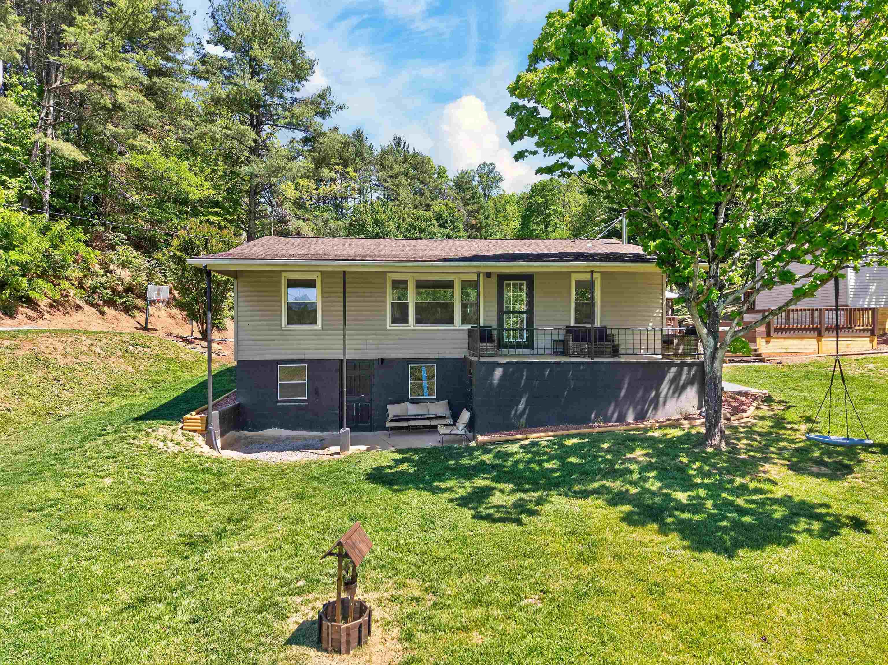 1033 Friendship Road Shawsville VA 24162