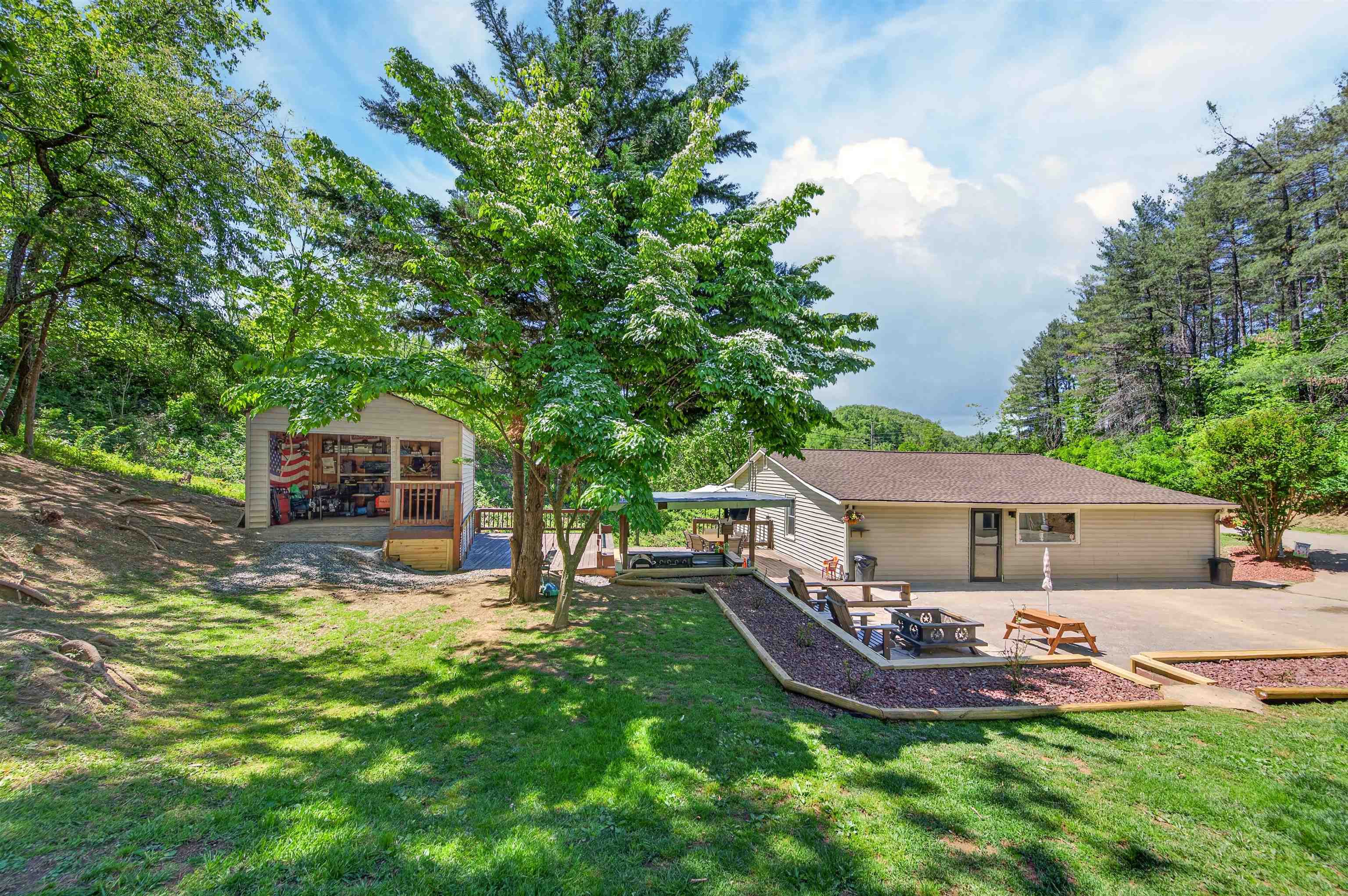 1033 Friendship Road Shawsville VA 24162