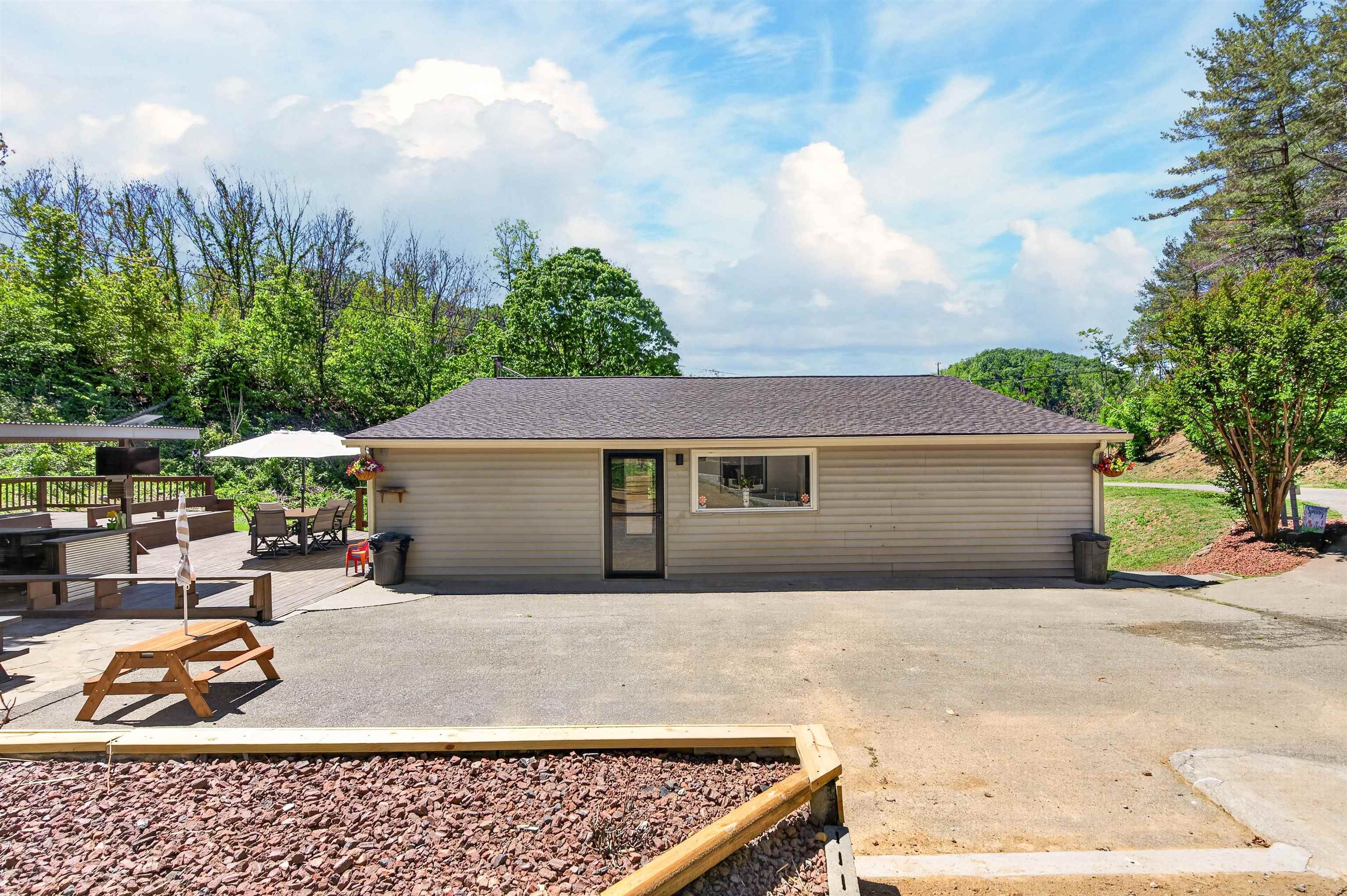 1033 Friendship Road Shawsville VA 24162