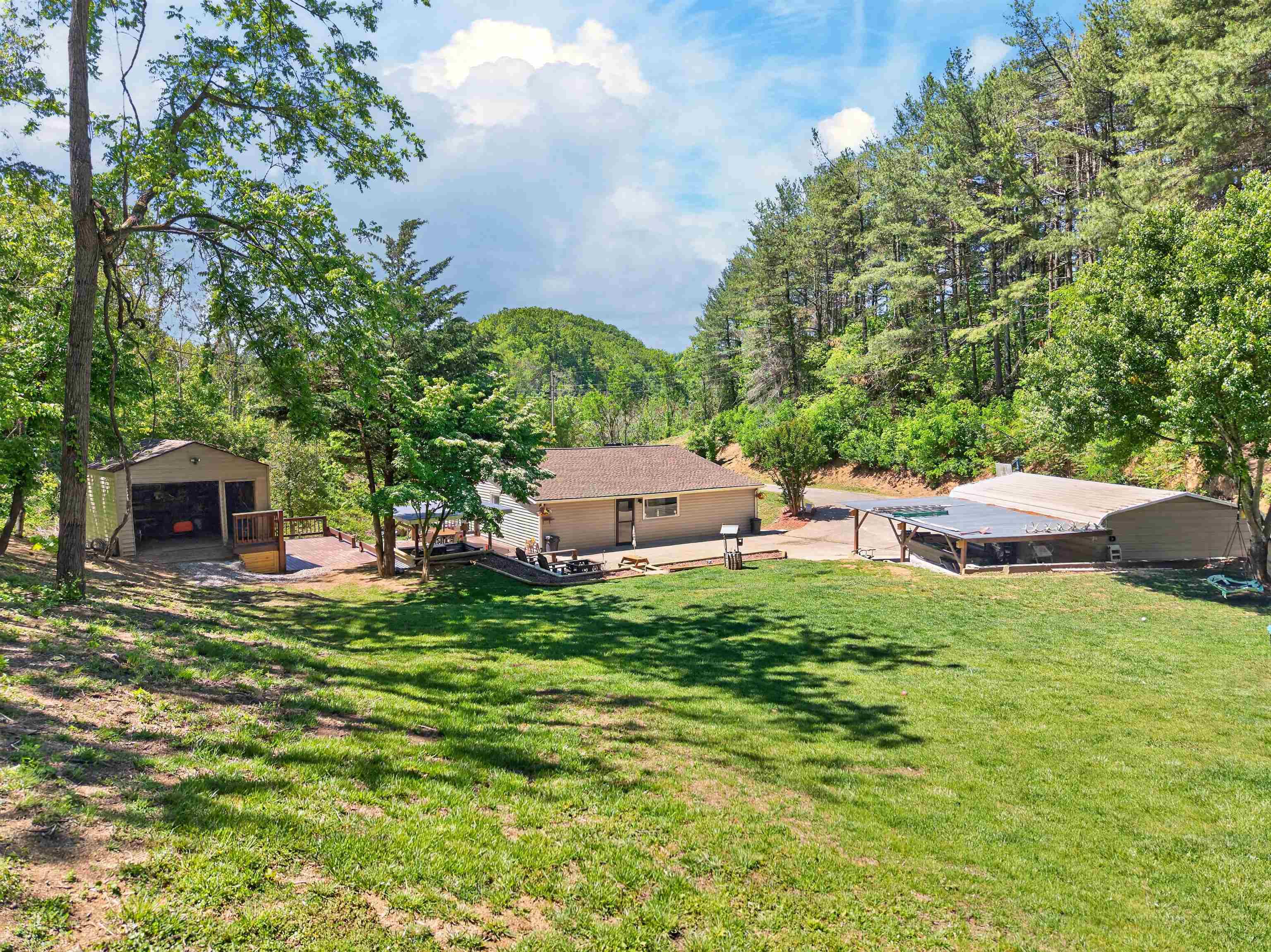 1033 Friendship Road Shawsville VA 24162