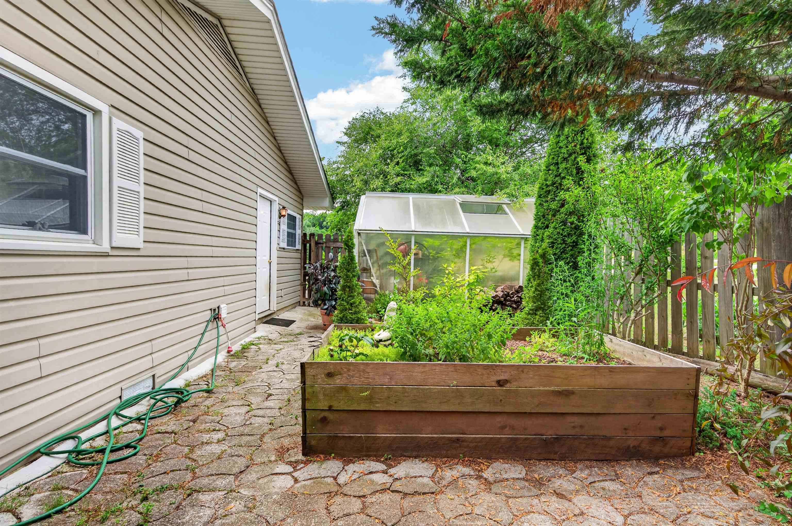 319 Baker Street SE Floyd VA 24091