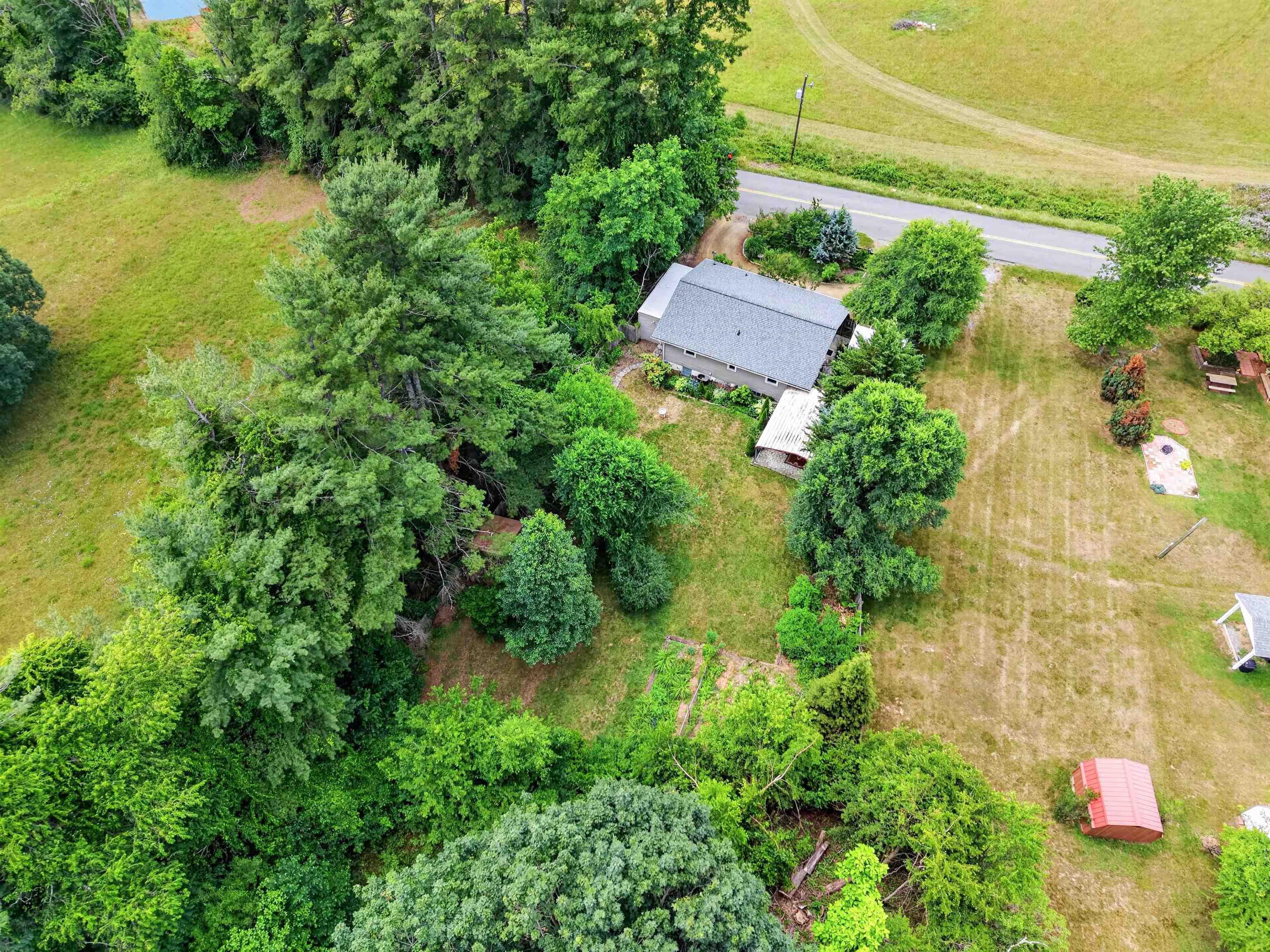 319 Baker Street SE Floyd VA 24091