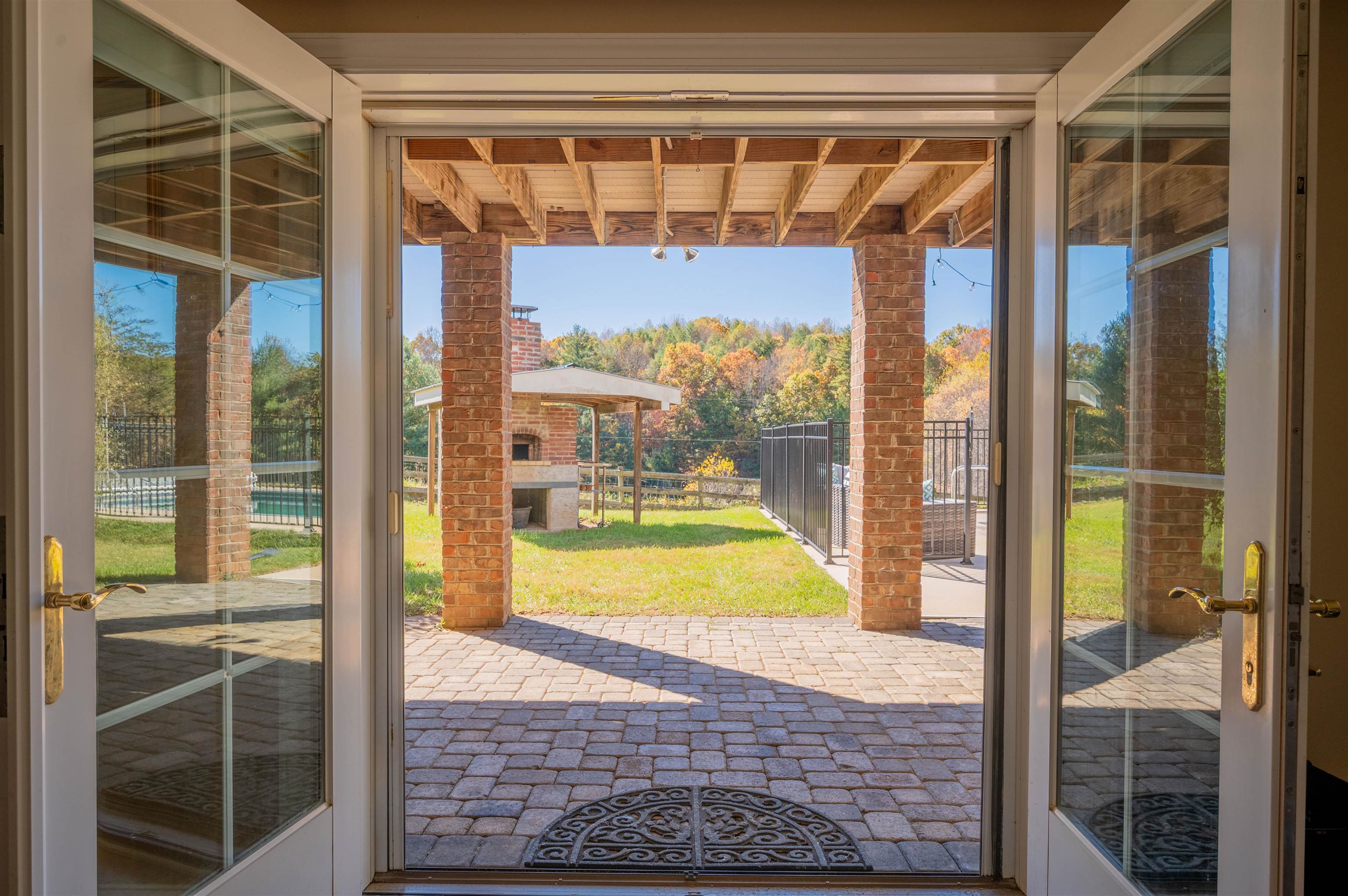 254 Dusty Mile Road NW Willis VA 24380