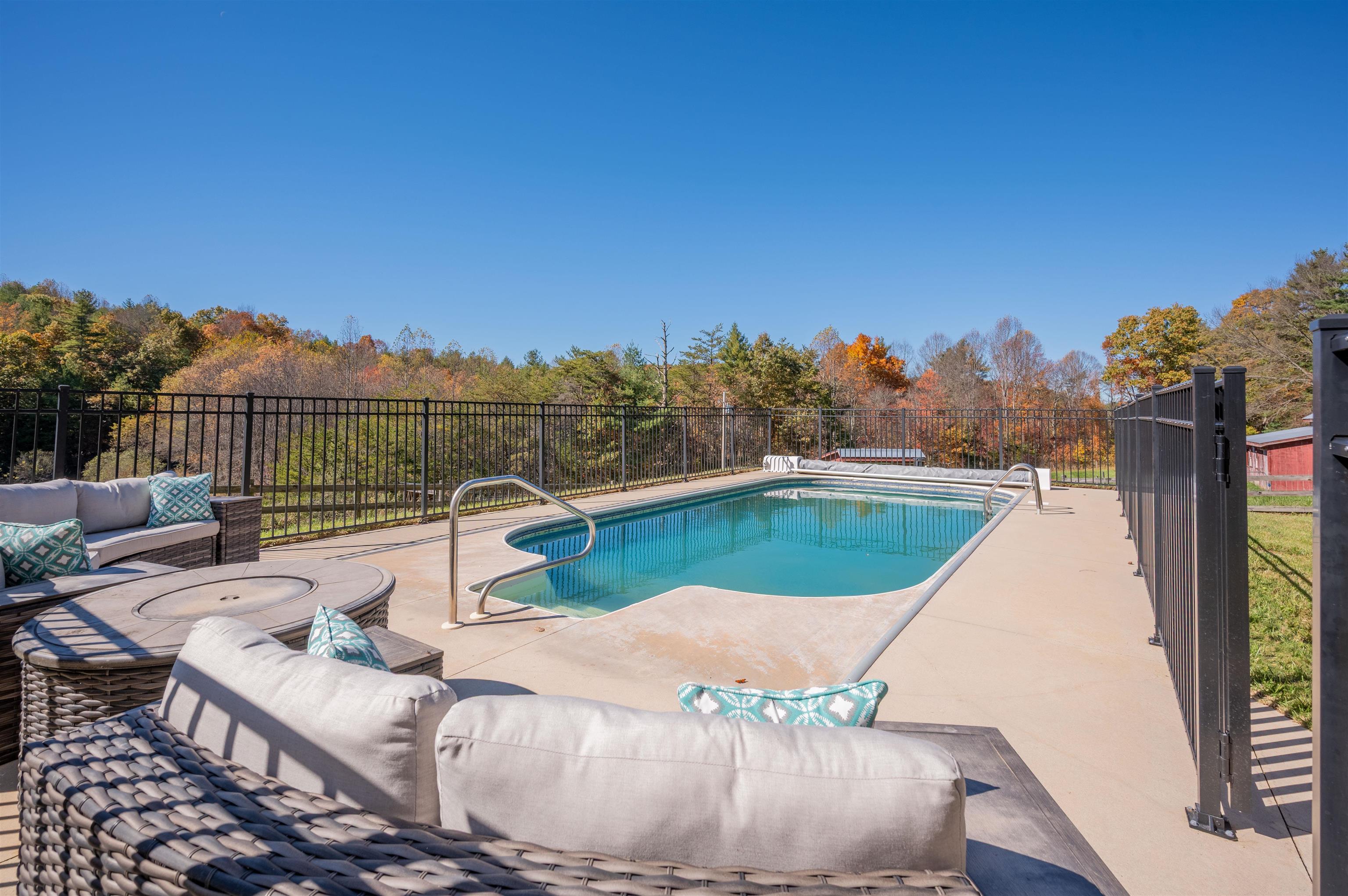 254 Dusty Mile Road NW Willis VA 24380