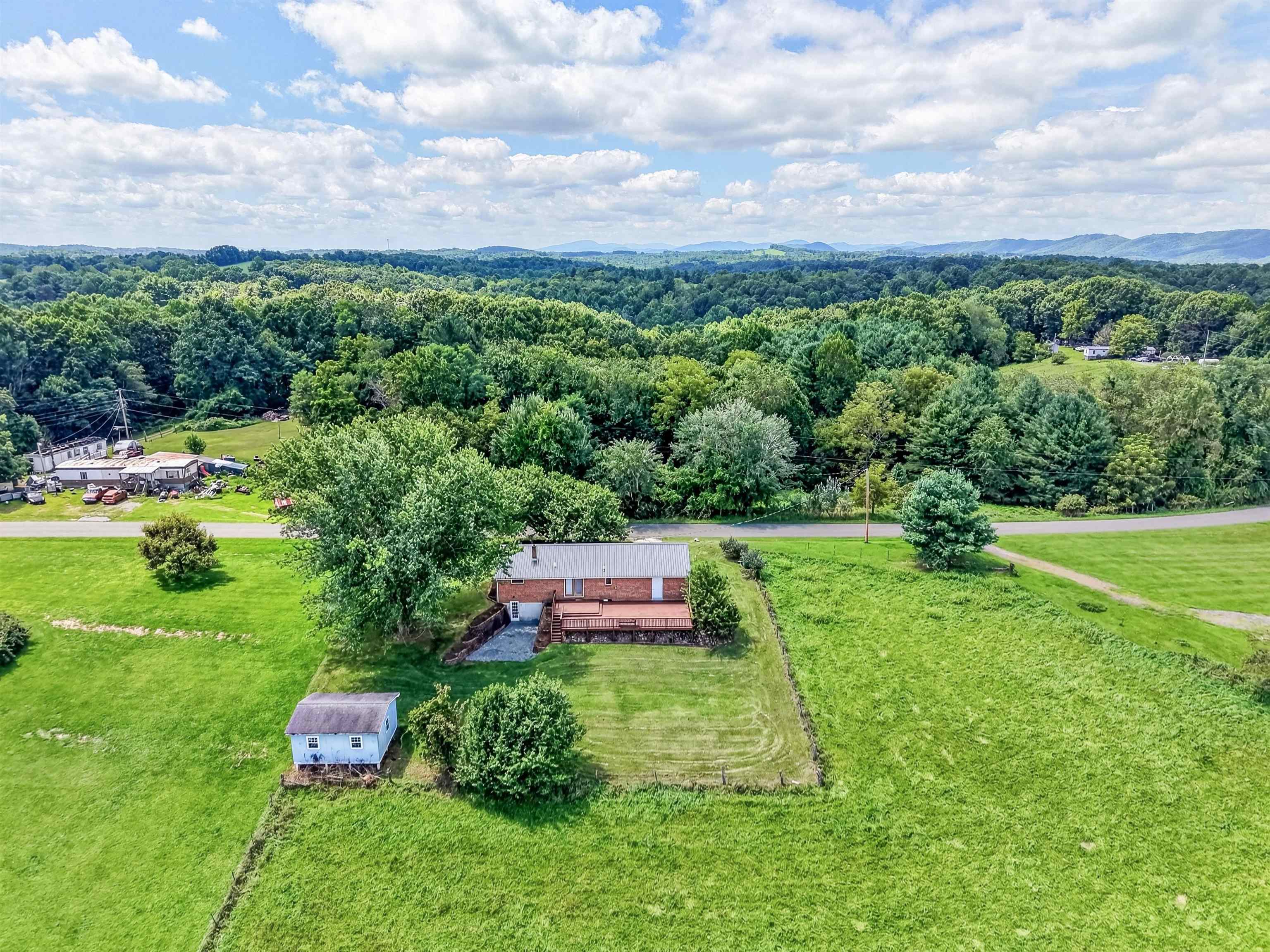 538 Ridge Road Austinville VA 24312
