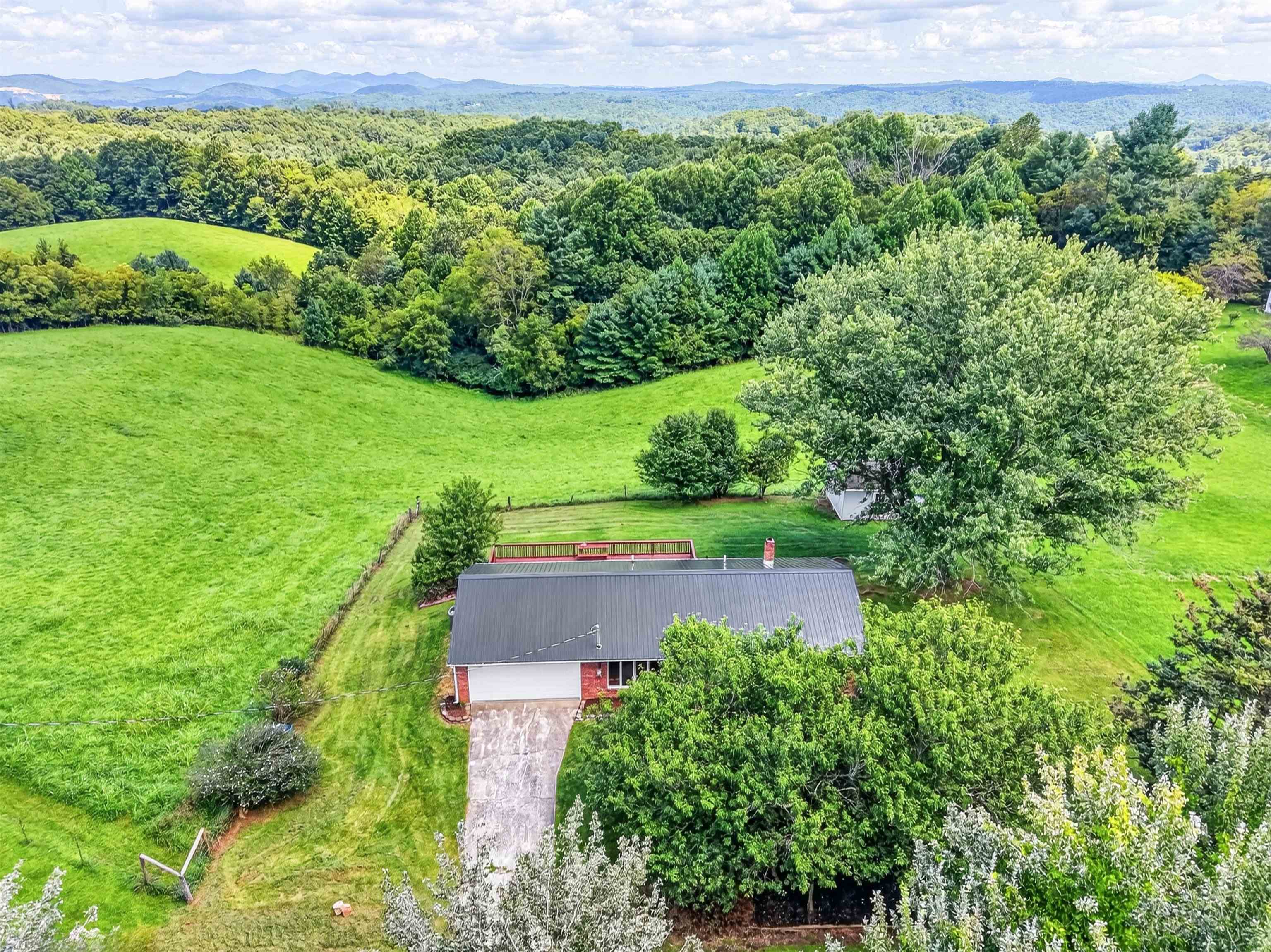 538 Ridge Road Austinville VA 24312