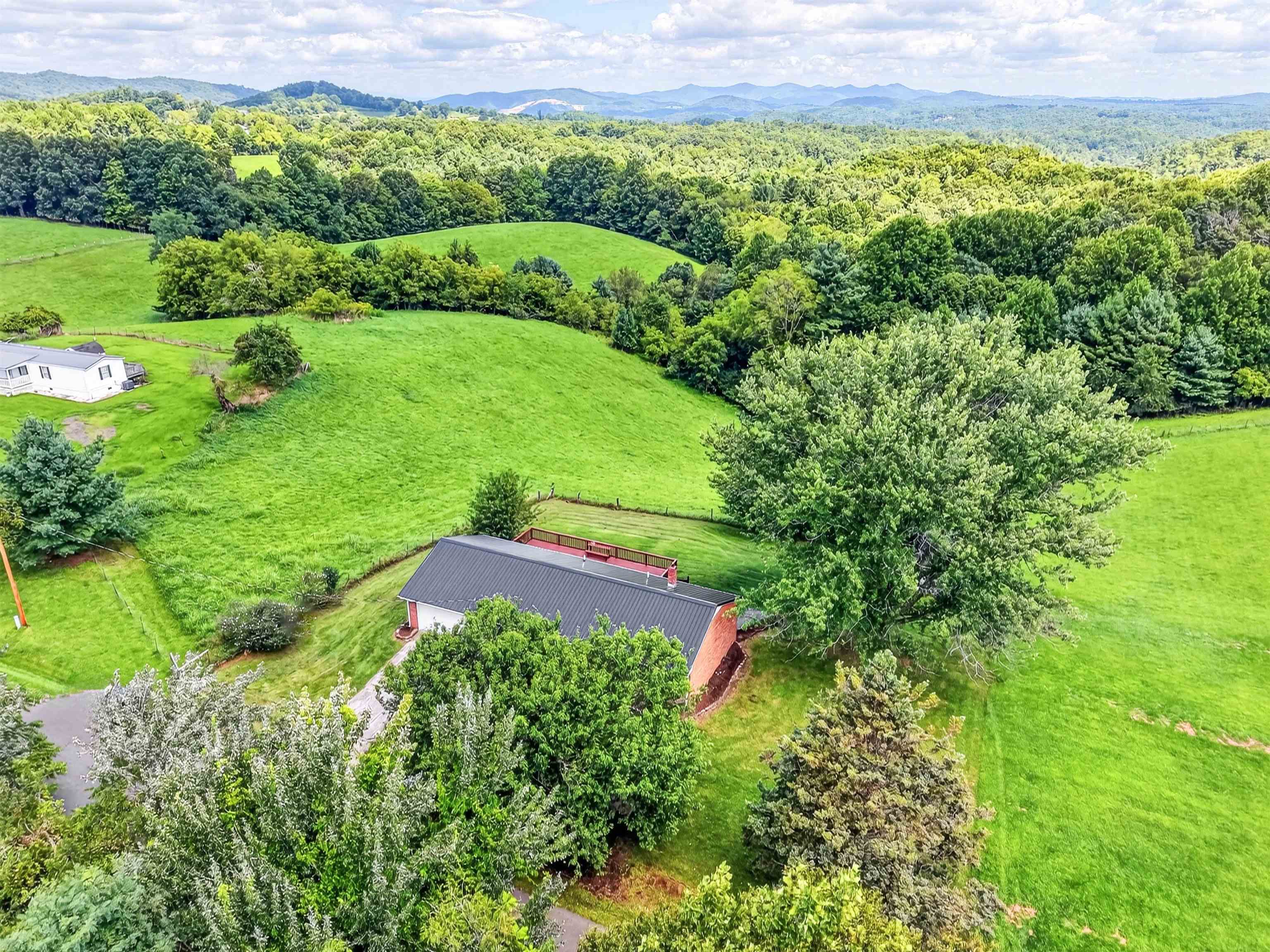 538 Ridge Road Austinville VA 24312