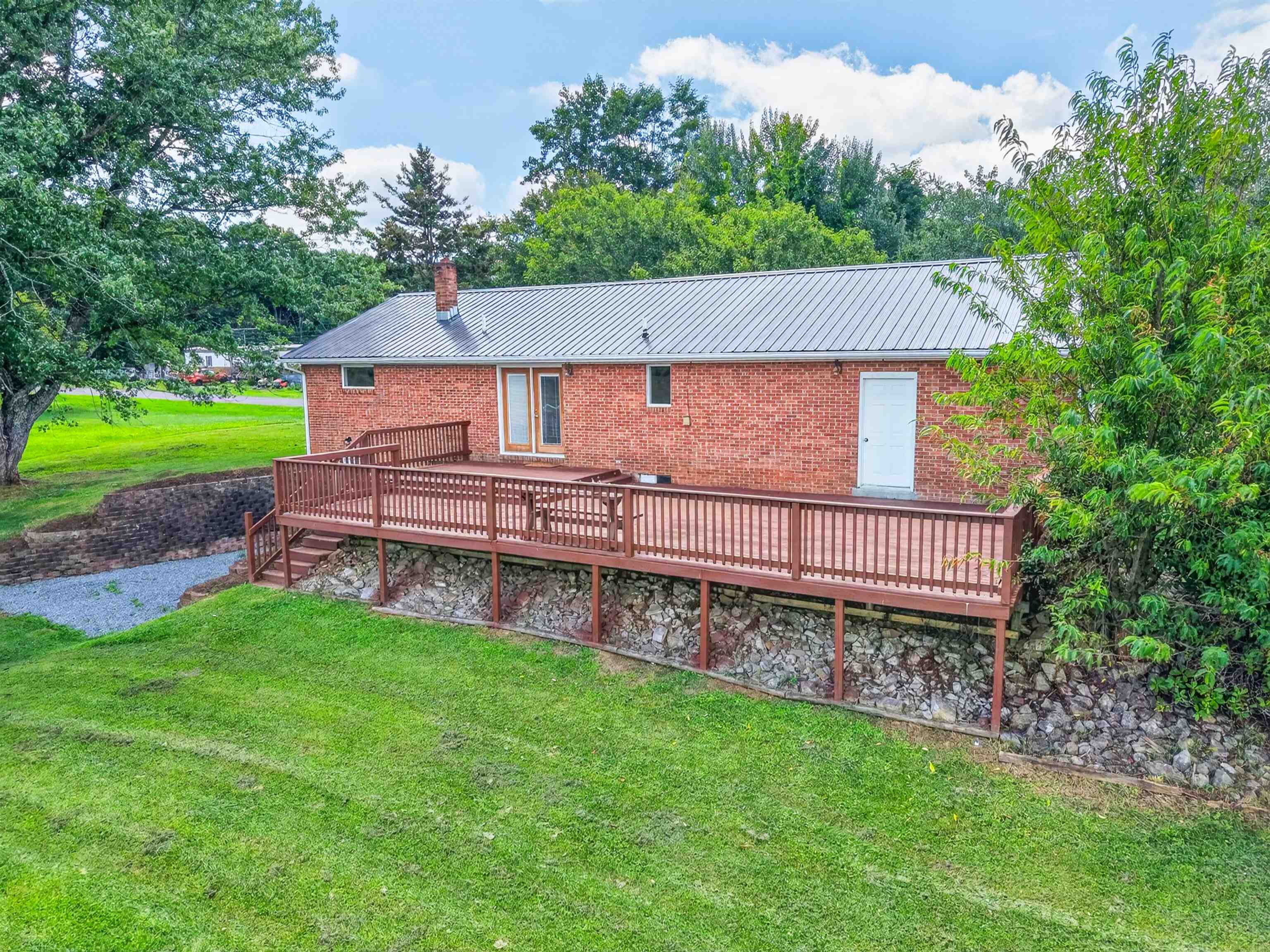 538 Ridge Road Austinville VA 24312