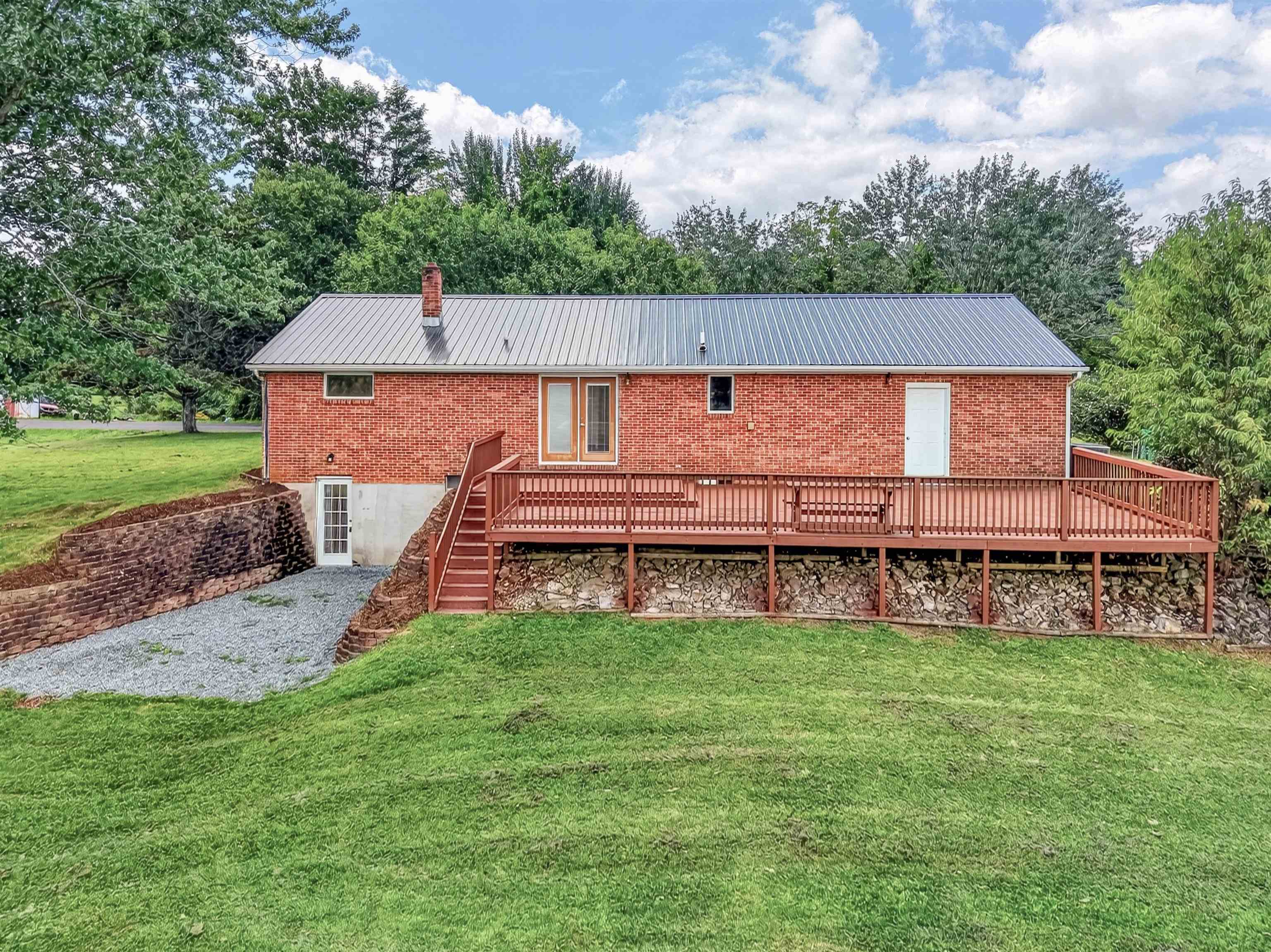 538 Ridge Road Austinville VA 24312