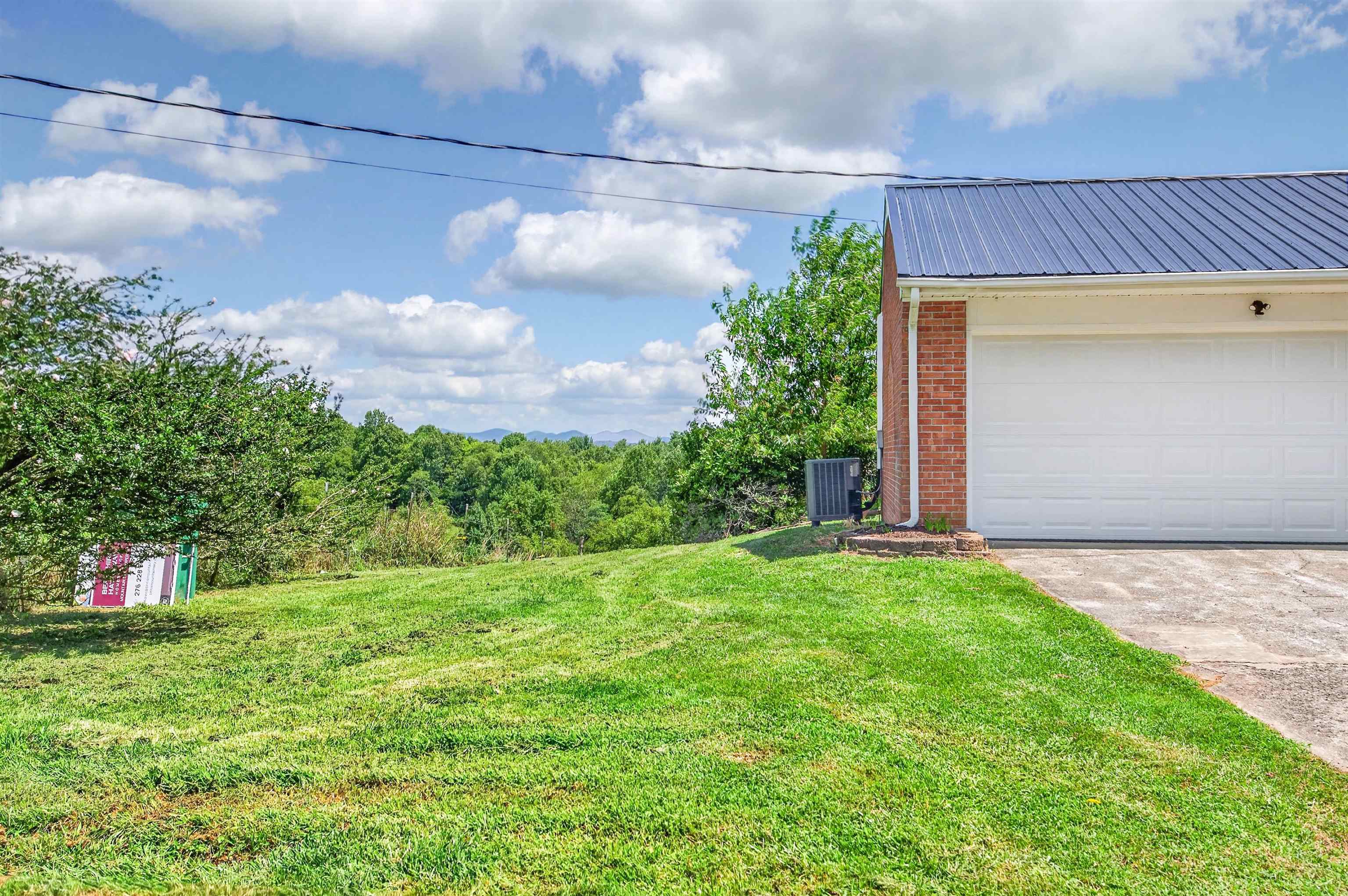 538 Ridge Road Austinville VA 24312