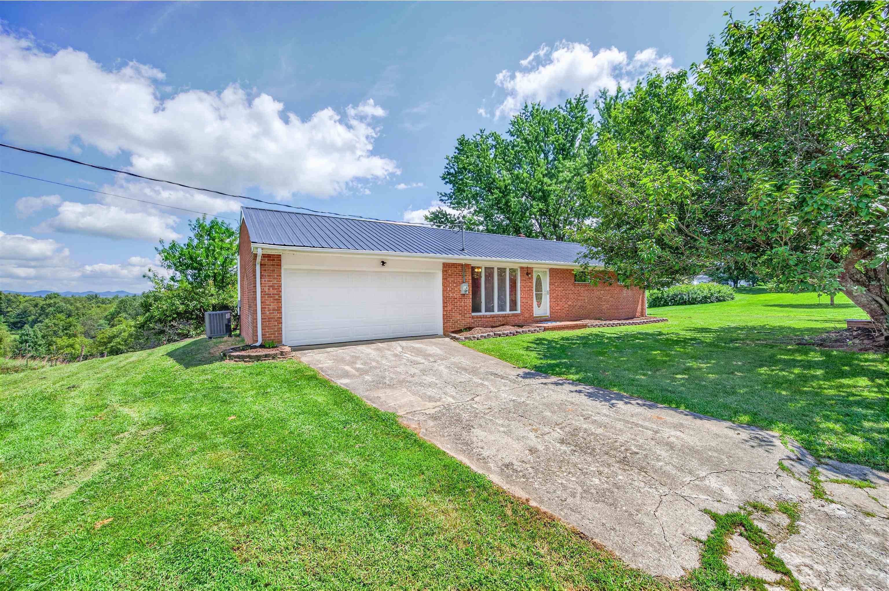 538 Ridge Road Austinville VA 24312
