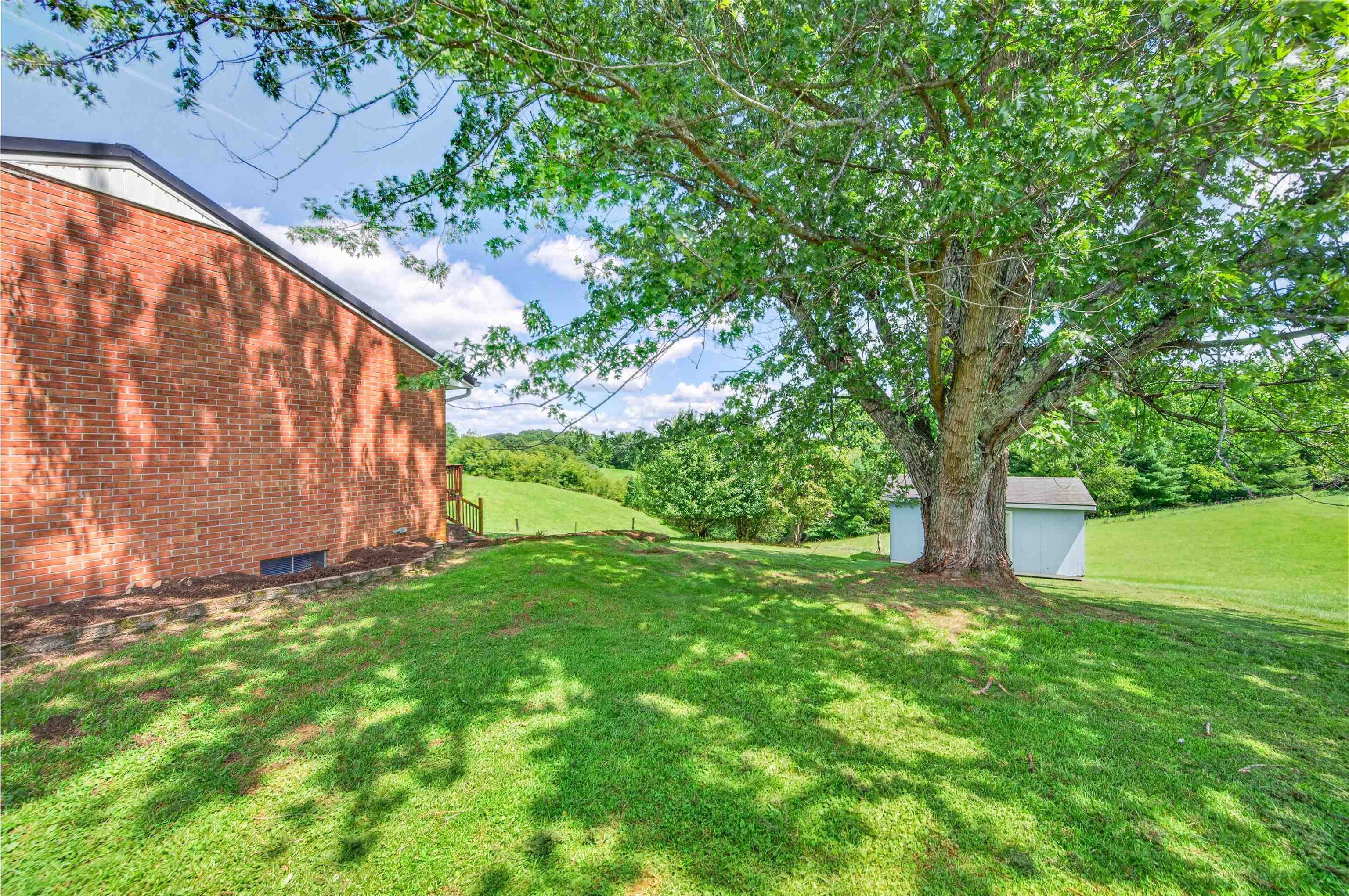 538 Ridge Road Austinville VA 24312